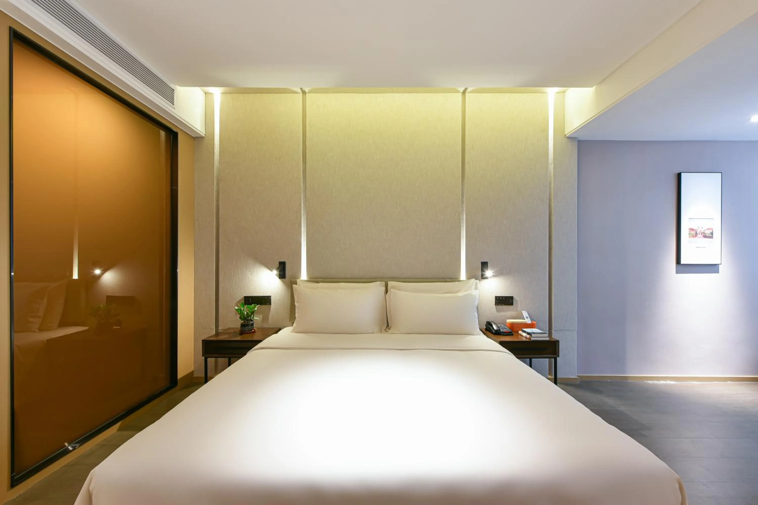 Bed in Atour Hotel Dongguan Nancheng International Trade Center