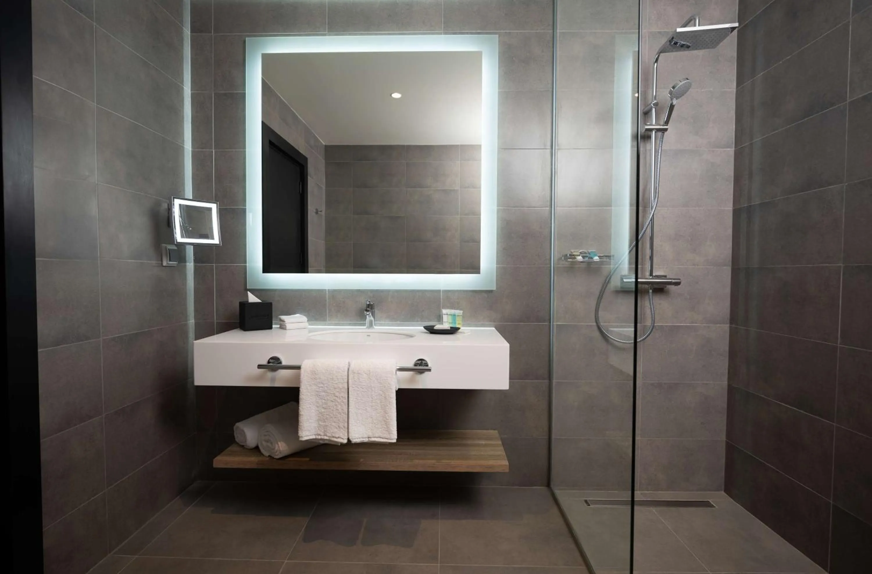 Bathroom in Radisson Blu Hotel, Amman Galleria Mall