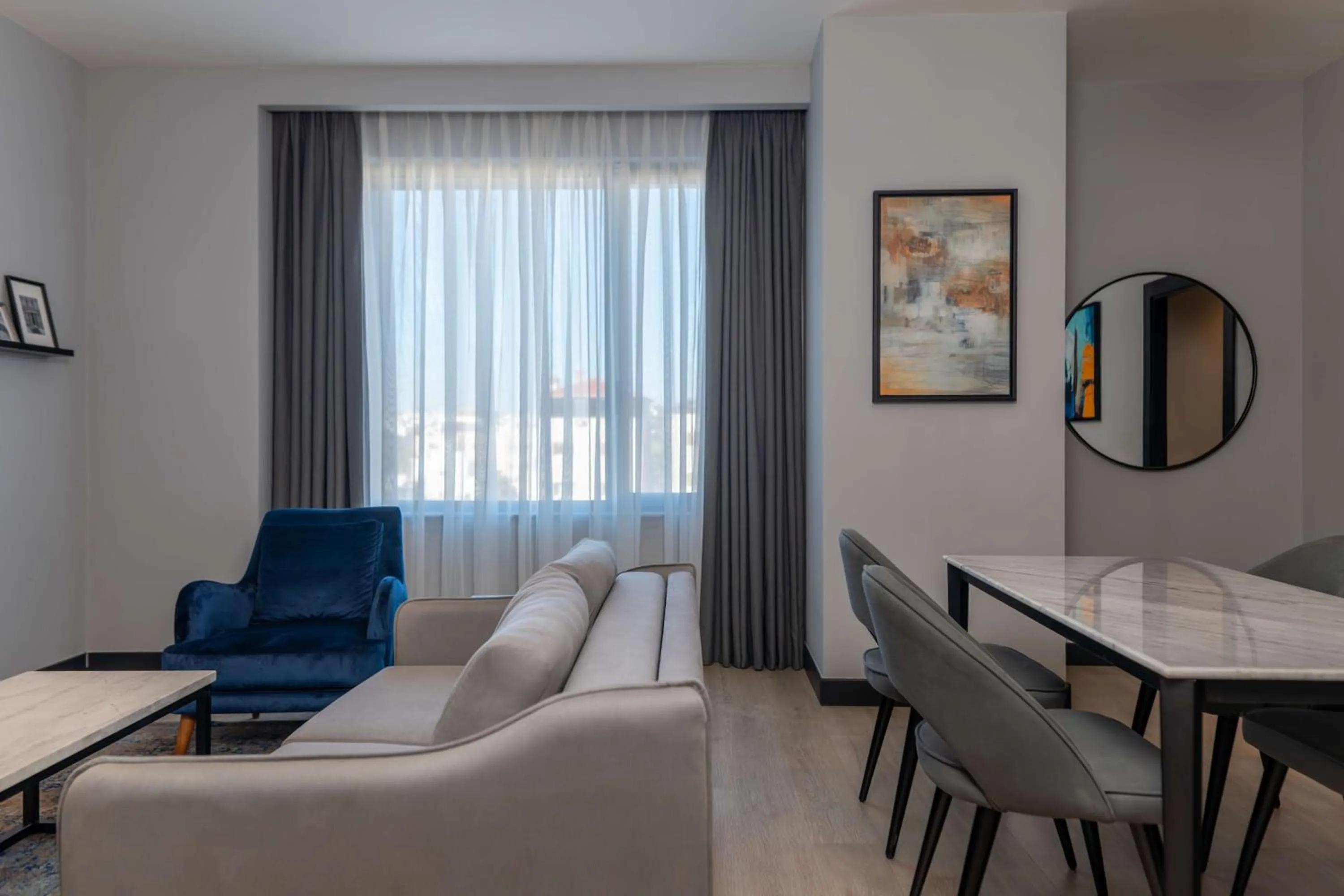 Photo of the whole room in Radisson Blu Hotel, Amman Galleria Mall