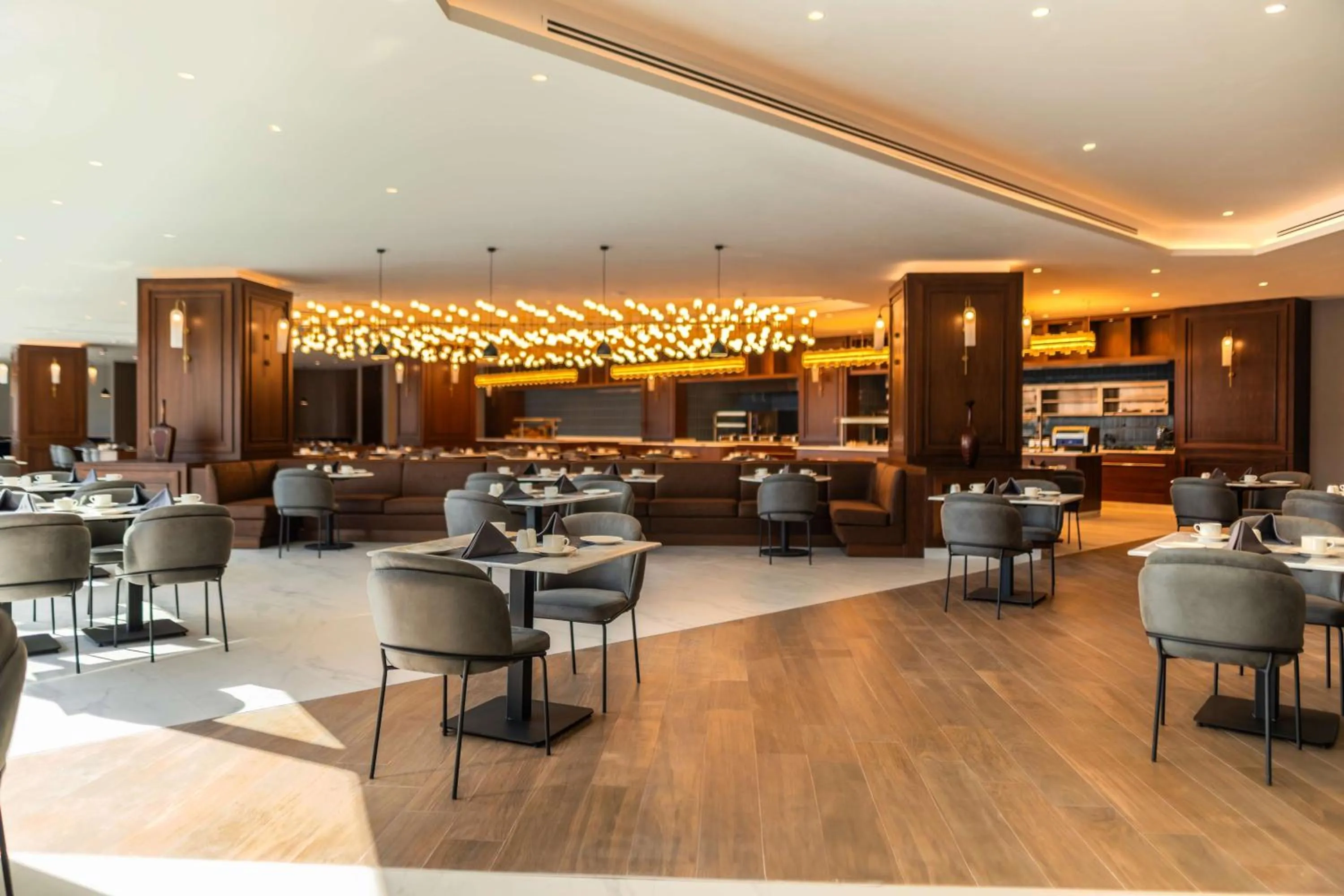 Restaurant/places to eat in Radisson Blu Hotel, Amman Galleria Mall