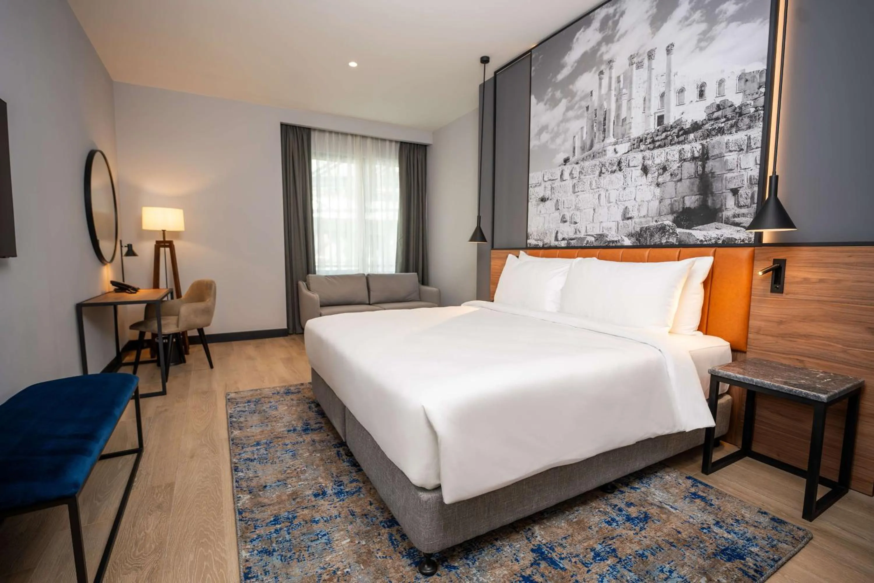 Bedroom, Bed in Radisson Blu Hotel, Amman Galleria Mall