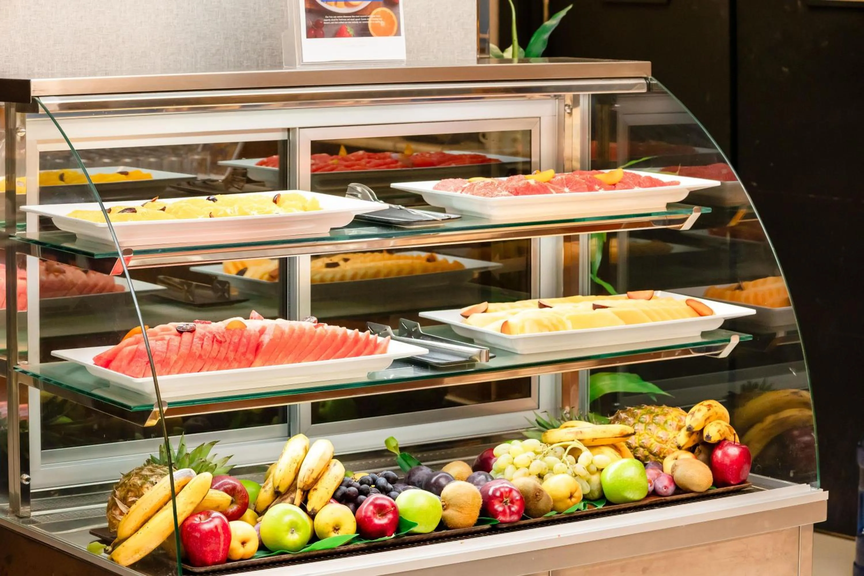 Restaurant/places to eat in Radisson Blu Hotel, Amman Galleria Mall