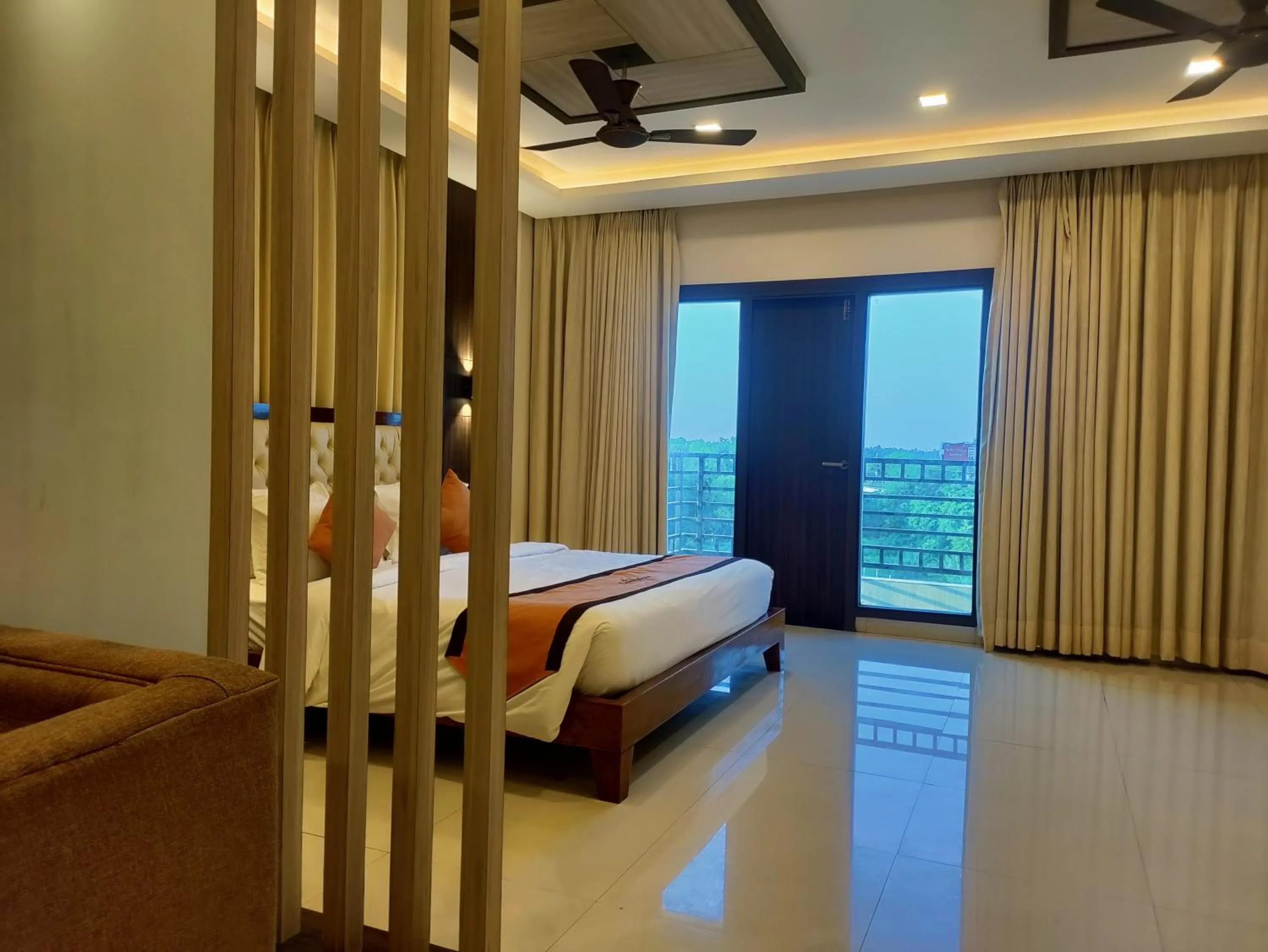 Balcony/Terrace, Bed in Sambhabana Hotel & Suites