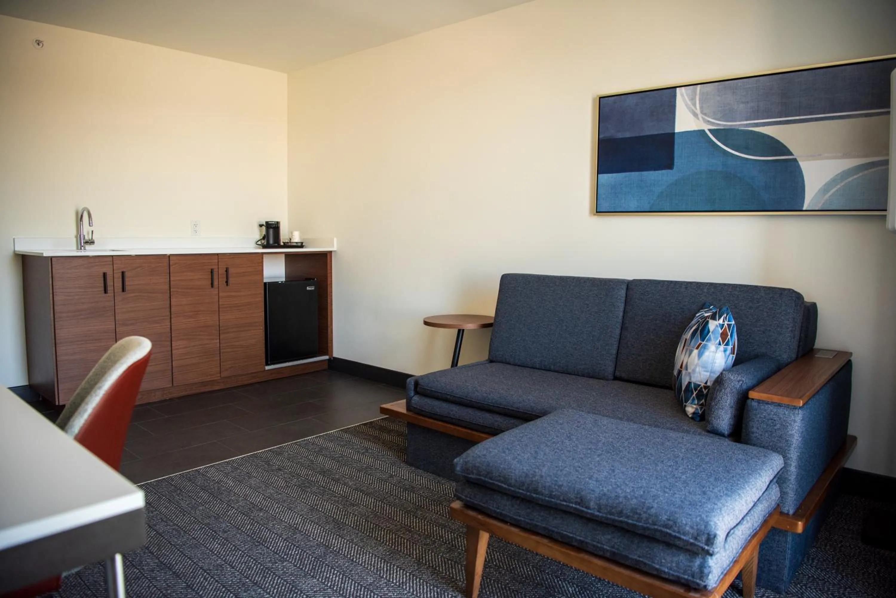 Seating area in Courtyard by Marriott Lake City