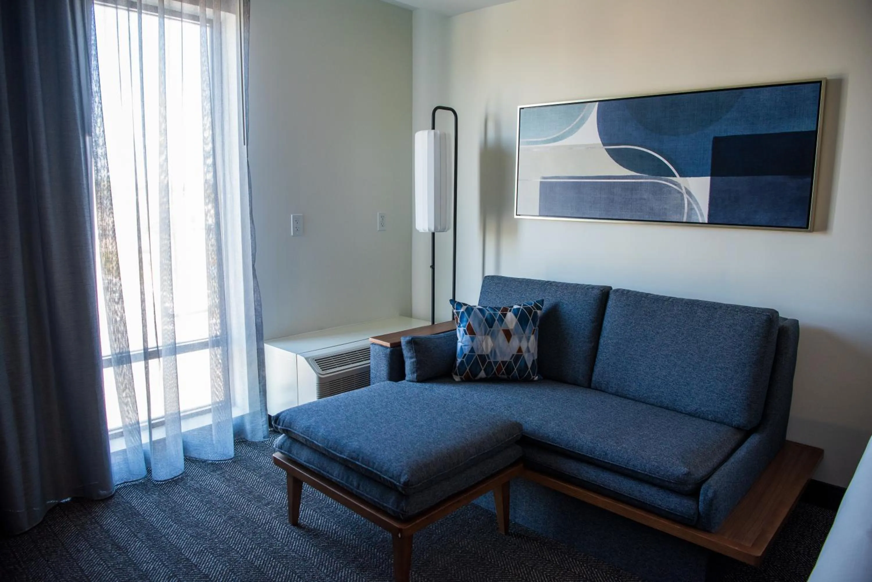 Seating area in Courtyard by Marriott Lake City