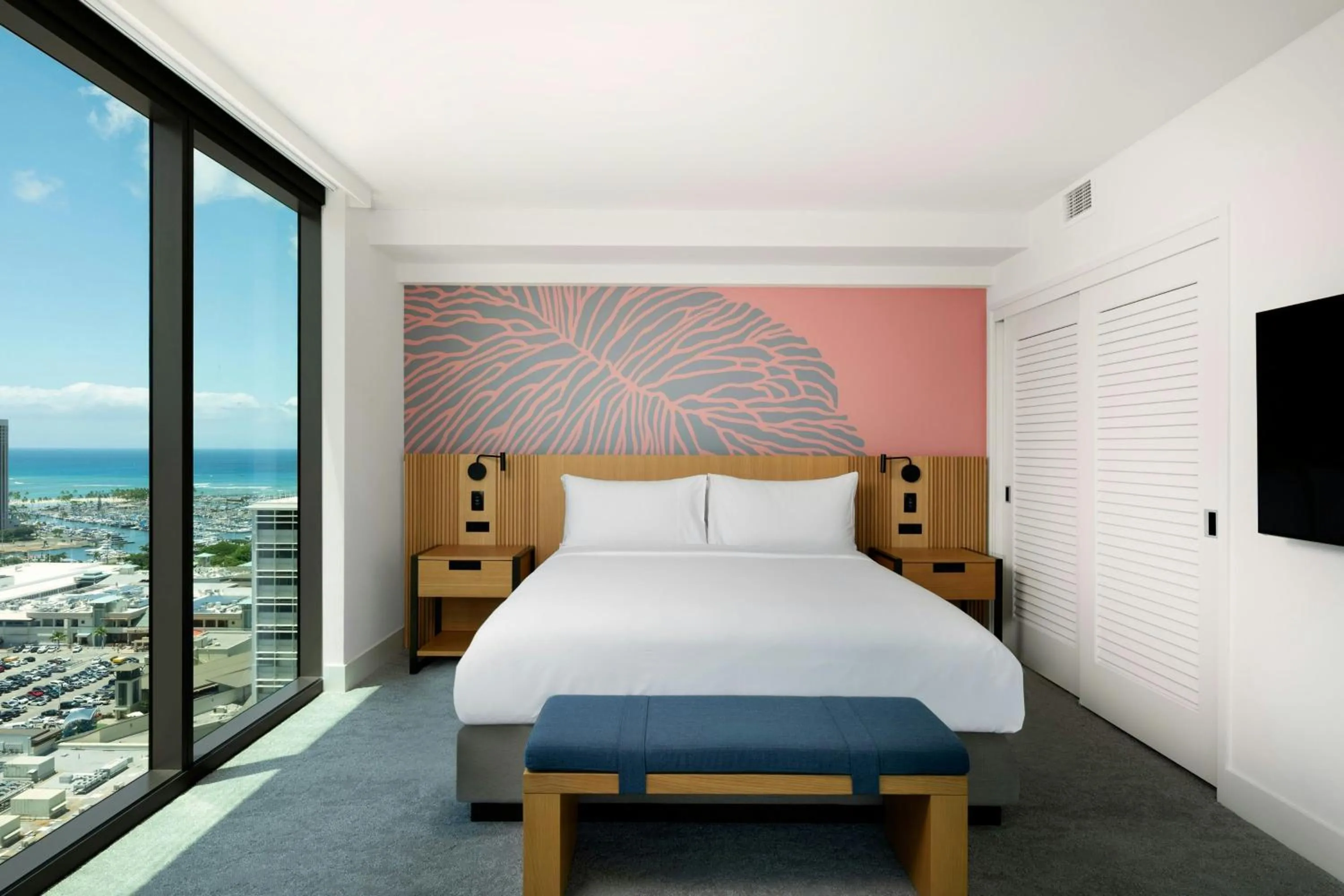 Photo of the whole room, Bed in Renaissance Honolulu Hotel & Spa