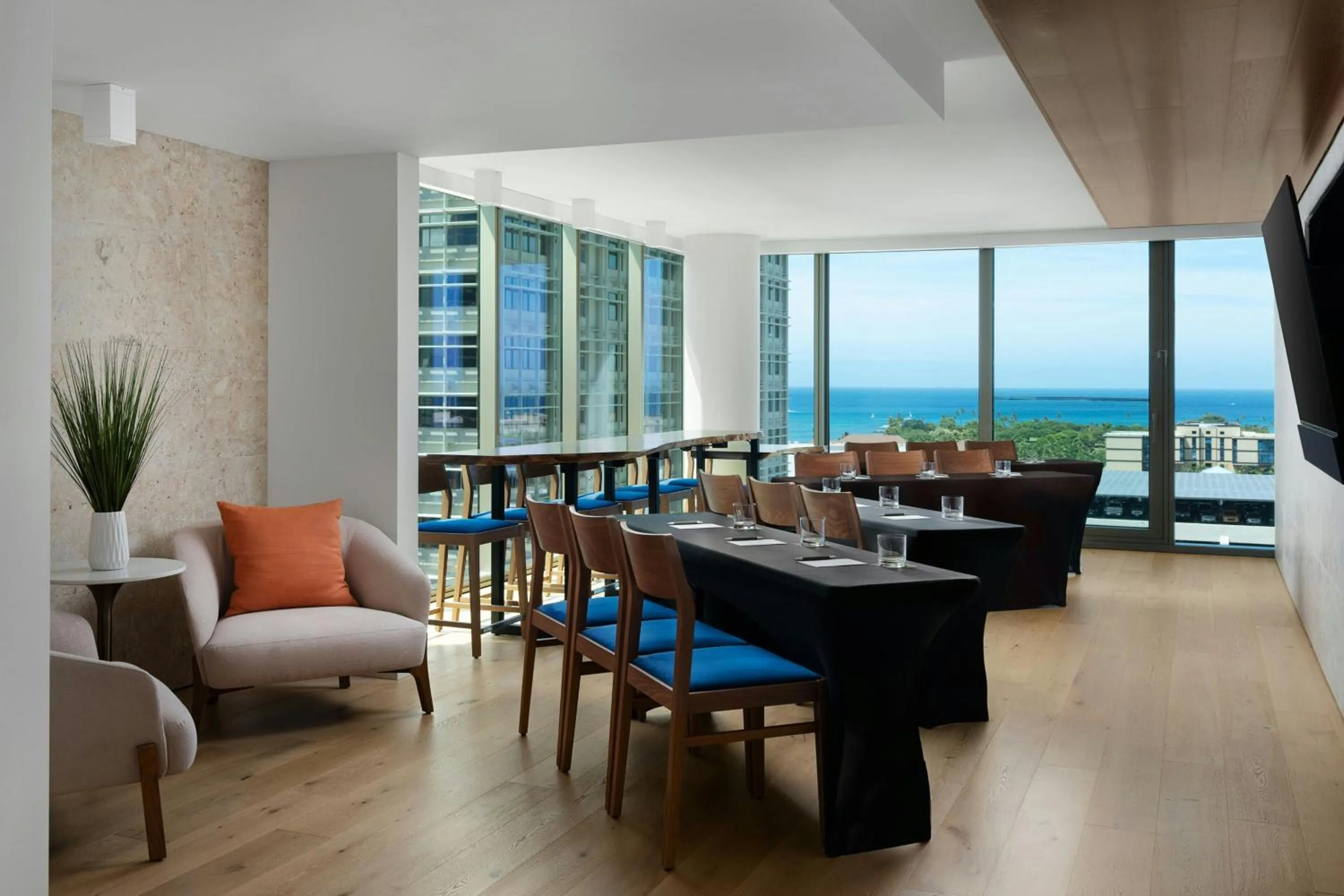 Meeting/conference room in Renaissance Honolulu Hotel & Spa