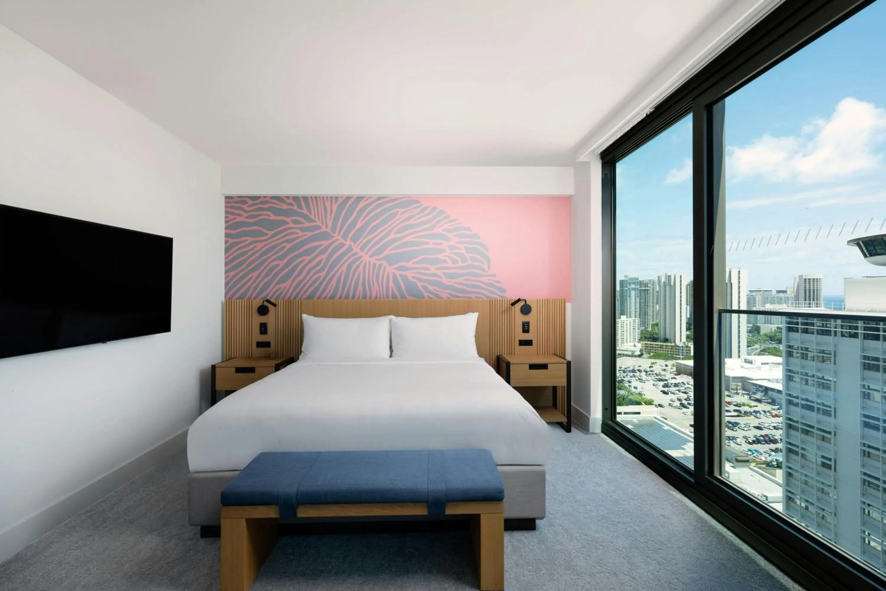 Bedroom, Bed in Renaissance Honolulu Hotel & Spa