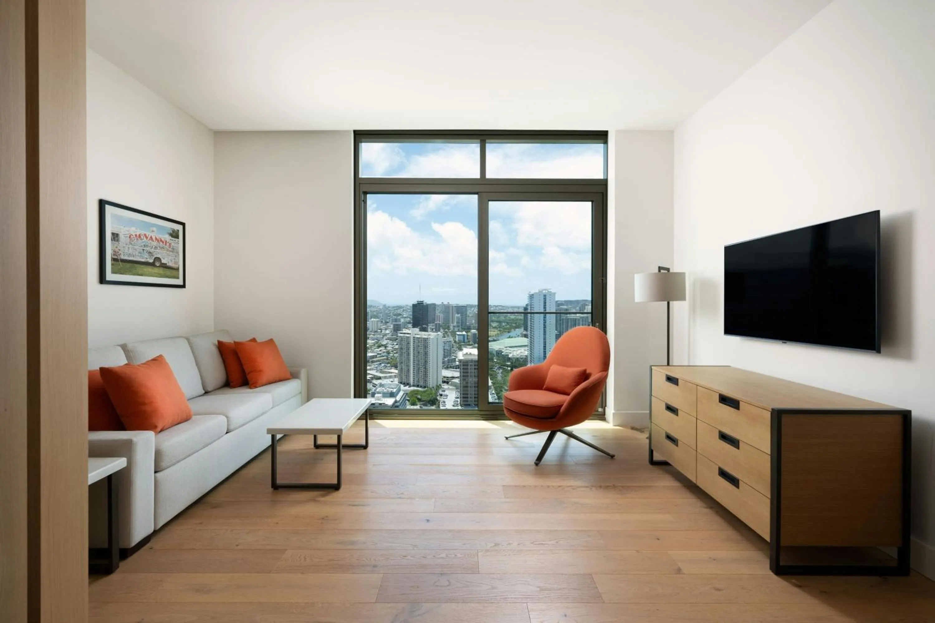 Living room in Renaissance Honolulu Hotel & Spa