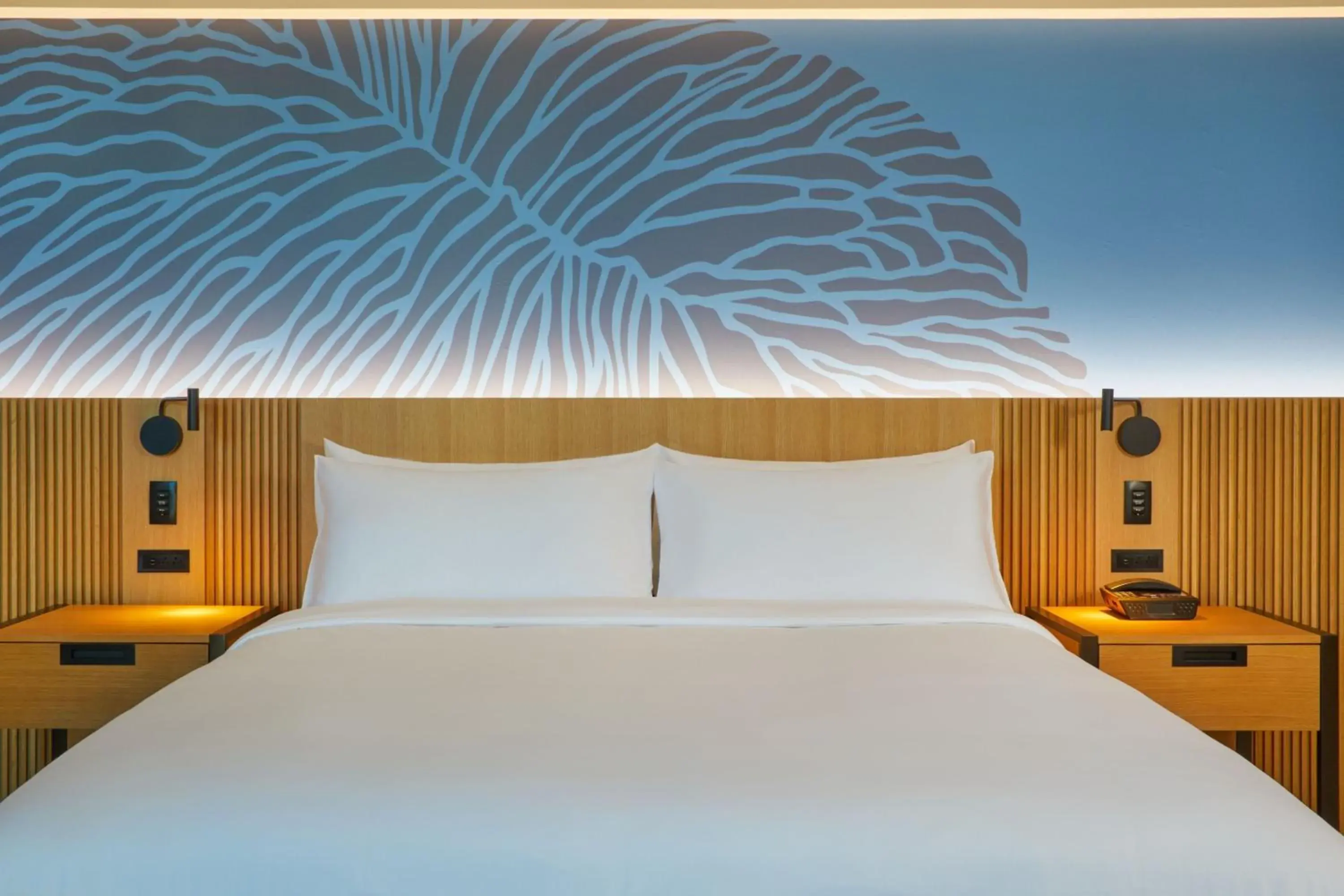 King Room with City View in Renaissance Honolulu Hotel & Spa King Room with City View in Renaissance Honolulu Hotel & Spa