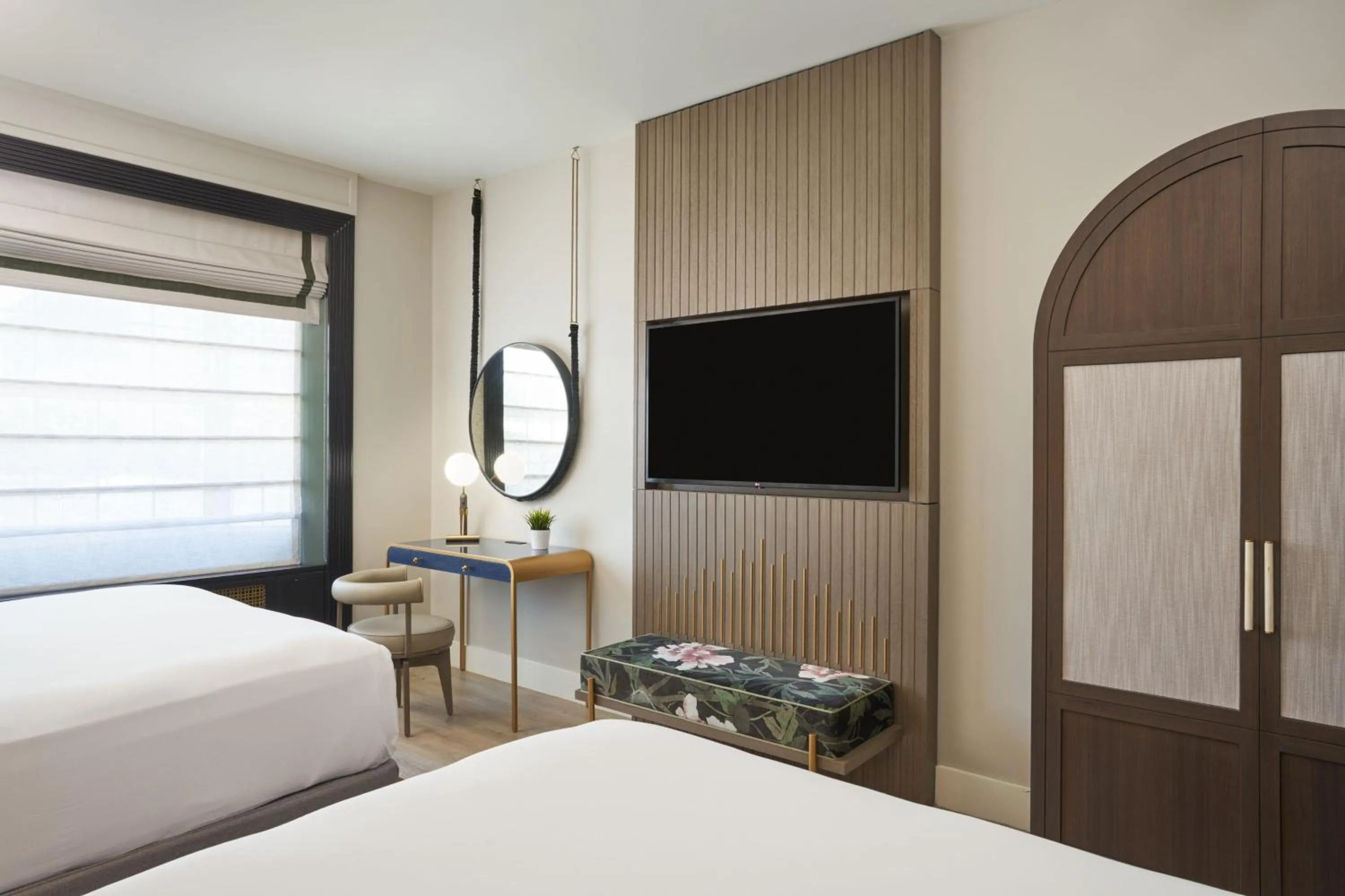 Photo of the whole room, Bed in Hotel Vesper, Houston, a Tribute Portfolio Hotel