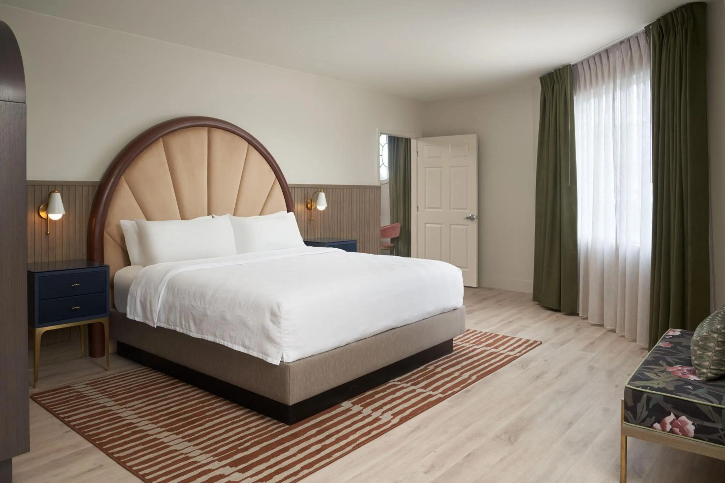 Photo of the whole room, Bed in Hotel Vesper, Houston, a Tribute Portfolio Hotel