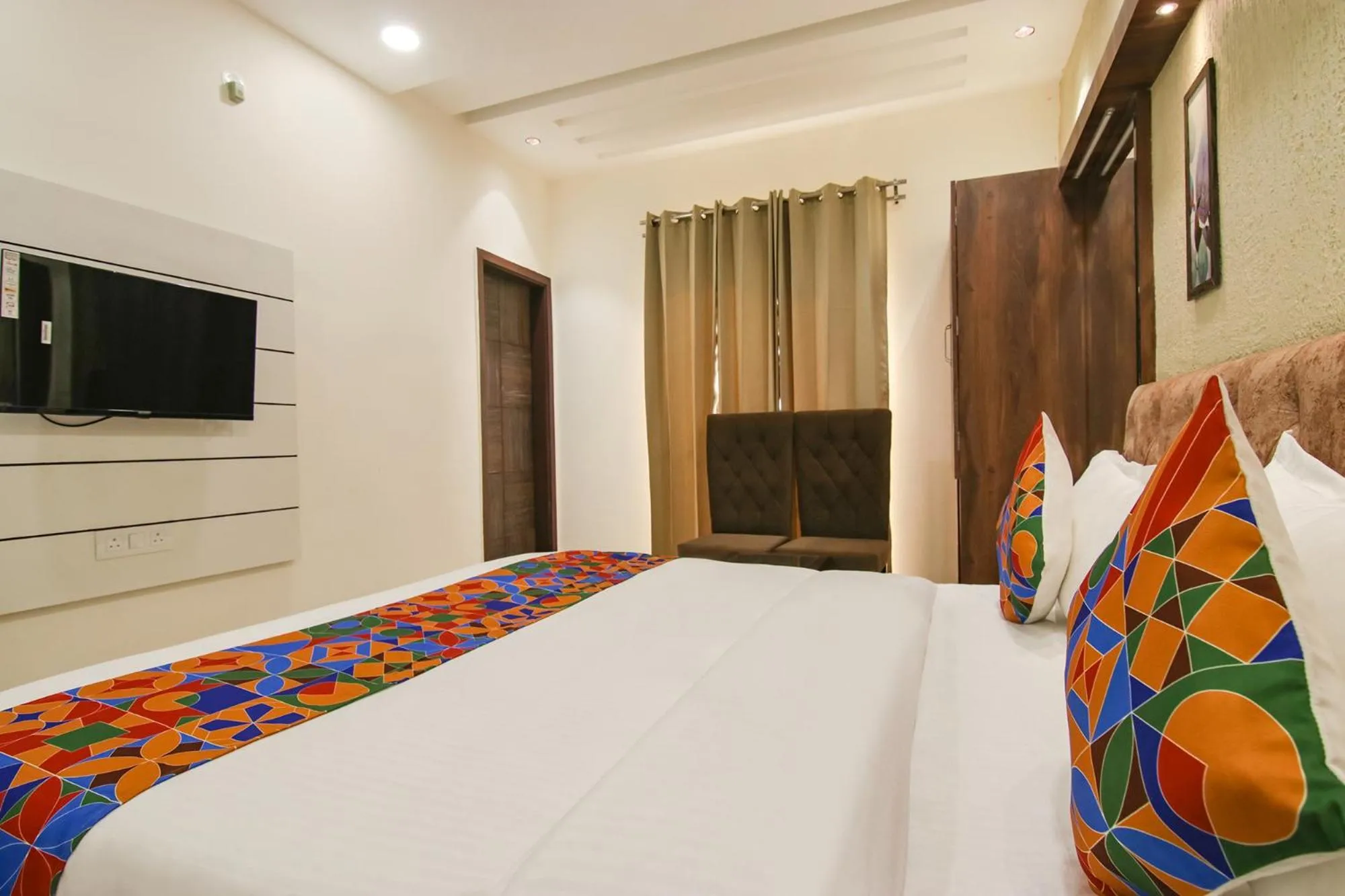 Bed in FabHotel Spring