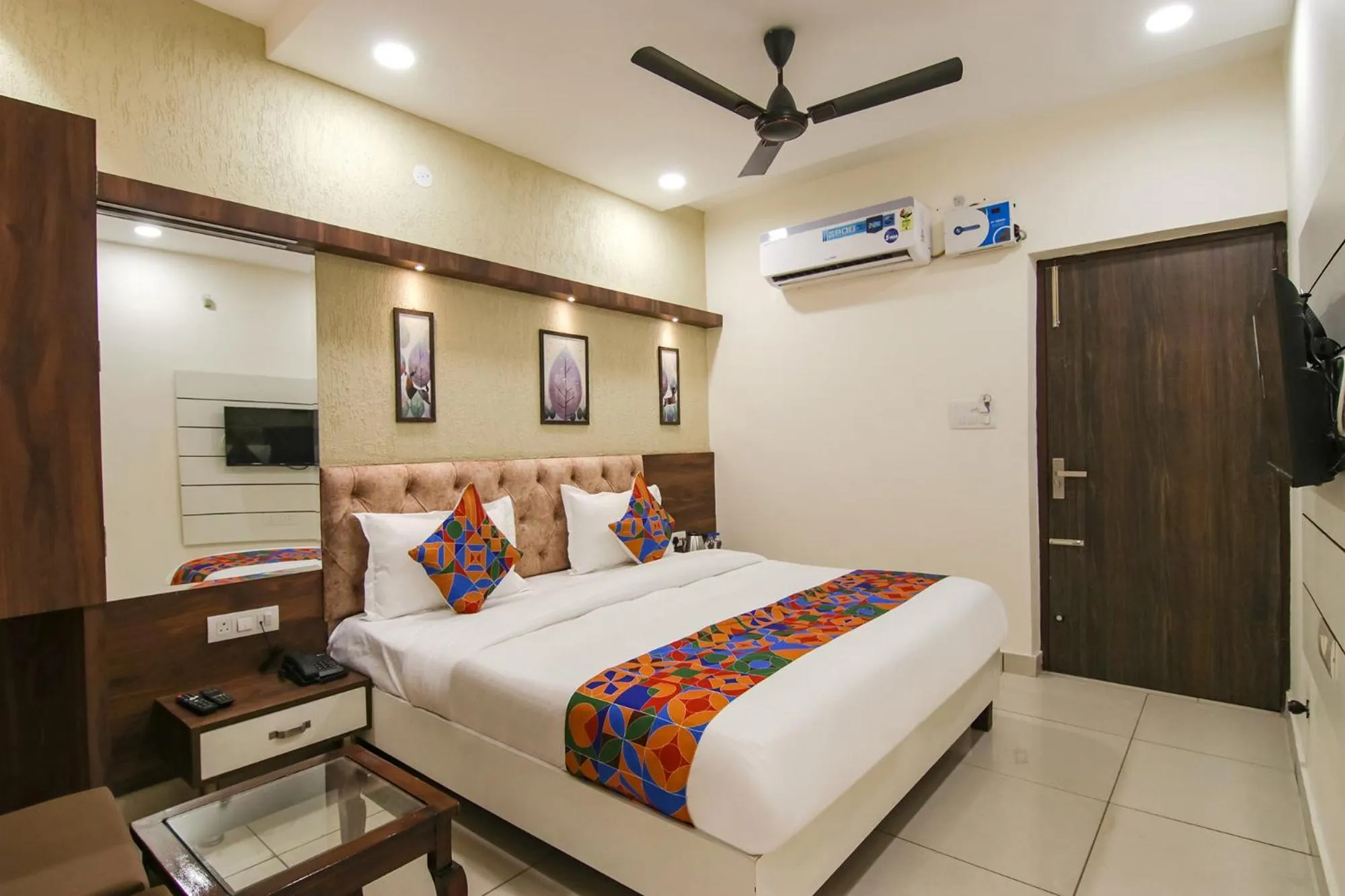 Bed in FabHotel Spring