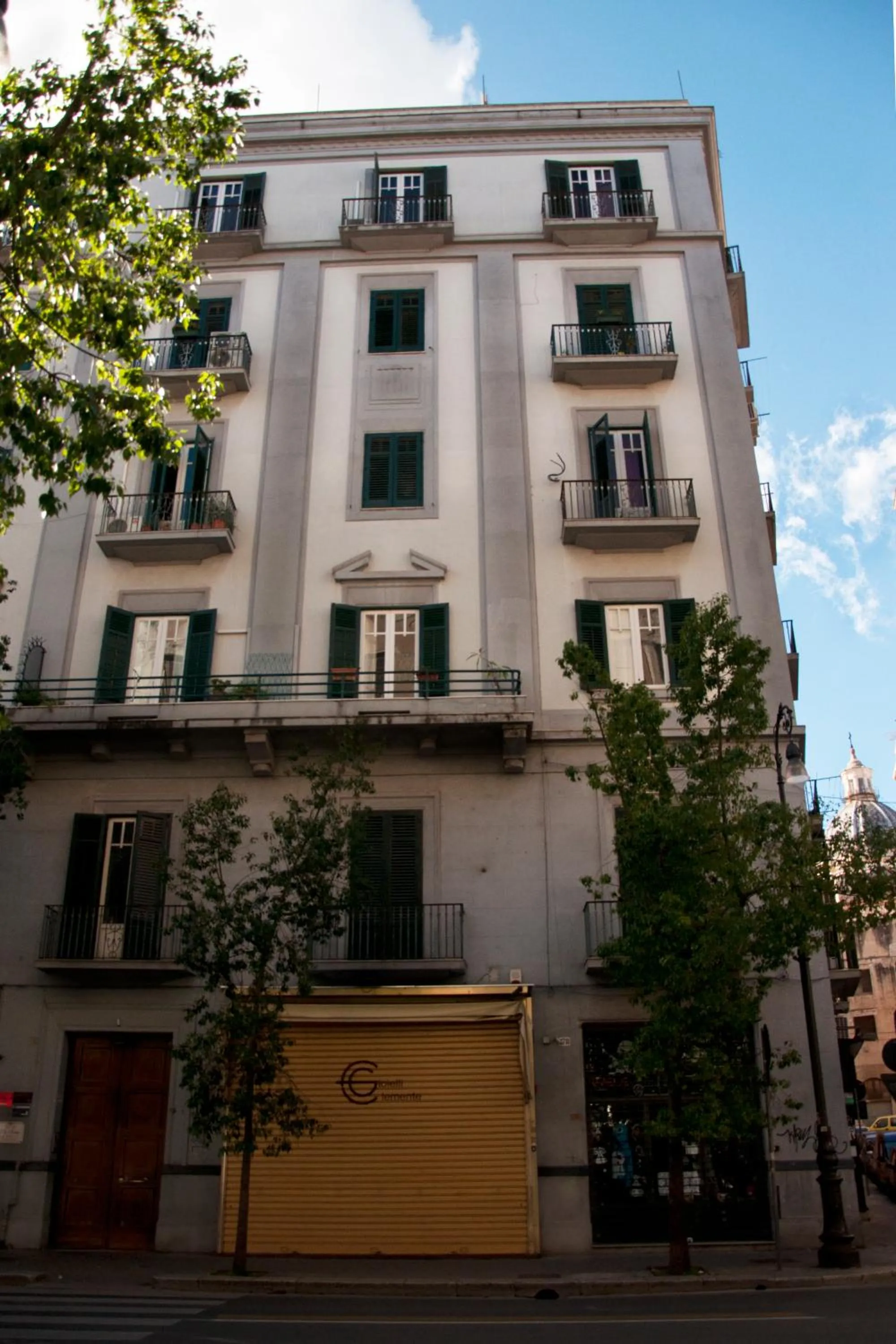 Property building in *1*7*4* Via Roma