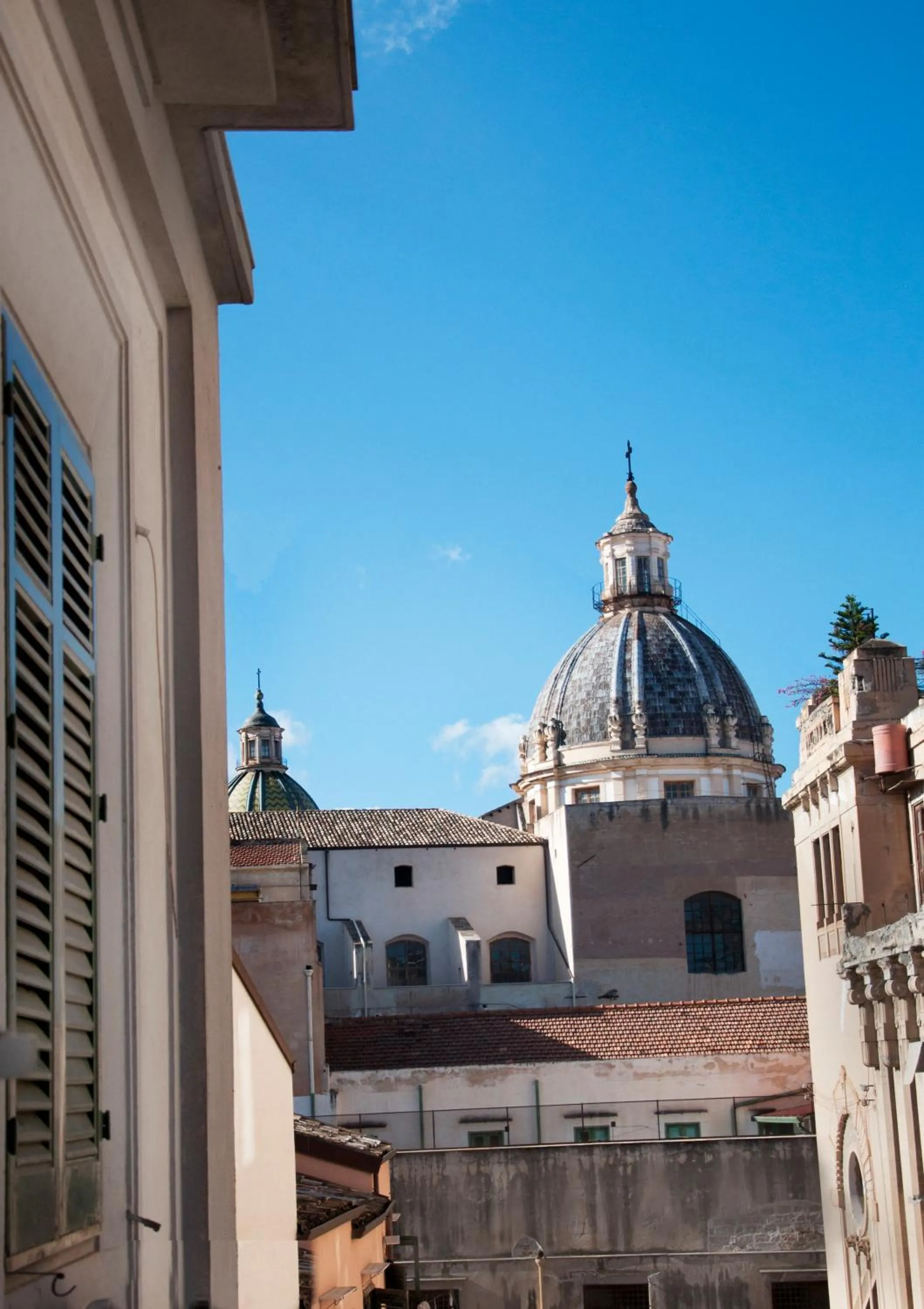 Property building in *1*7*4* Via Roma