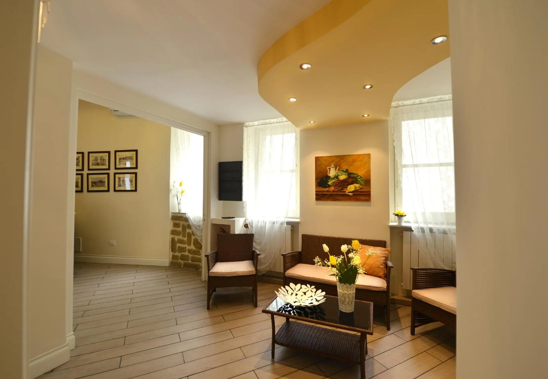 Decorative detail in *1*7*4* Via Roma