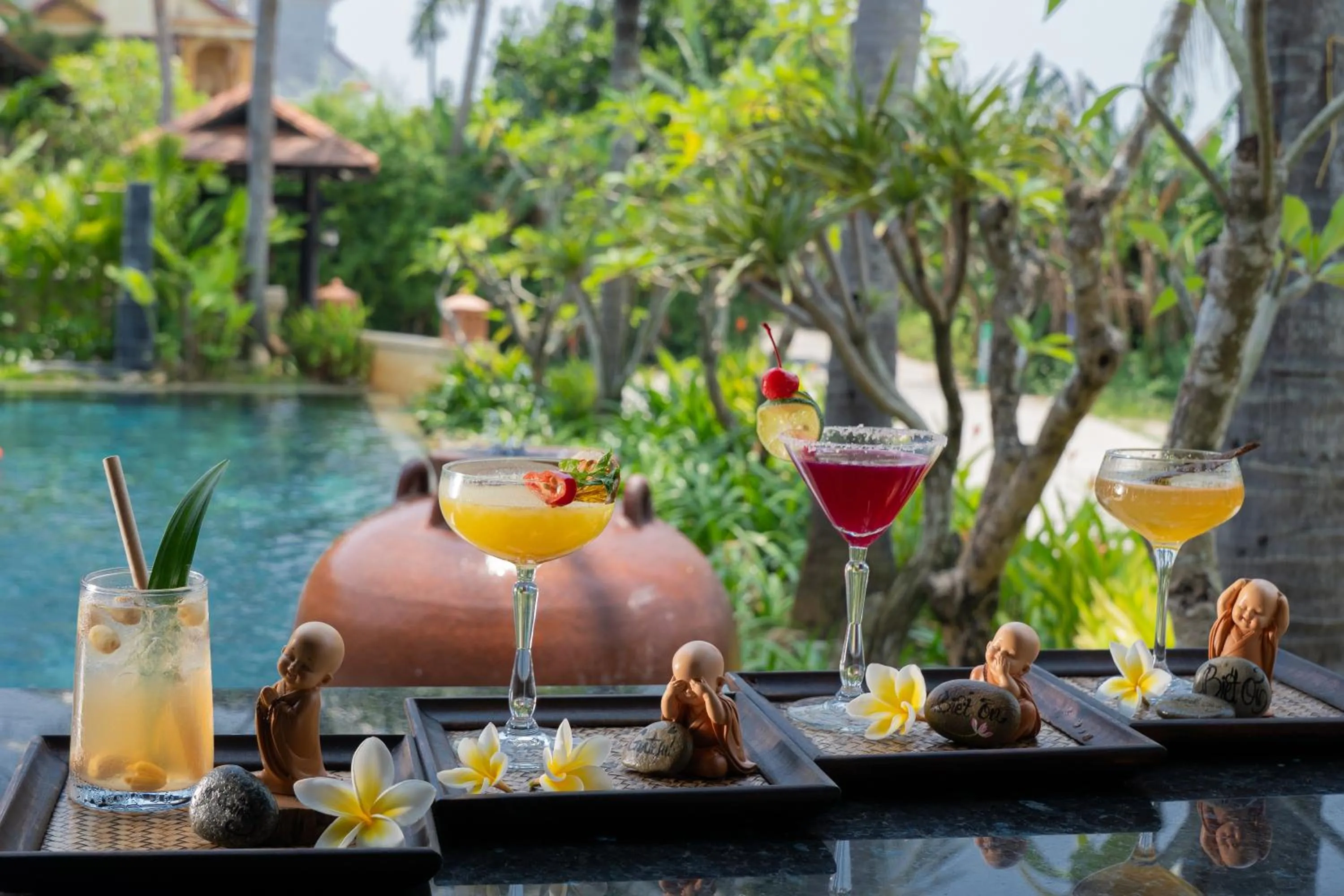 Food and drinks in Sứ Retreat Hoi An - Riverfront Resort