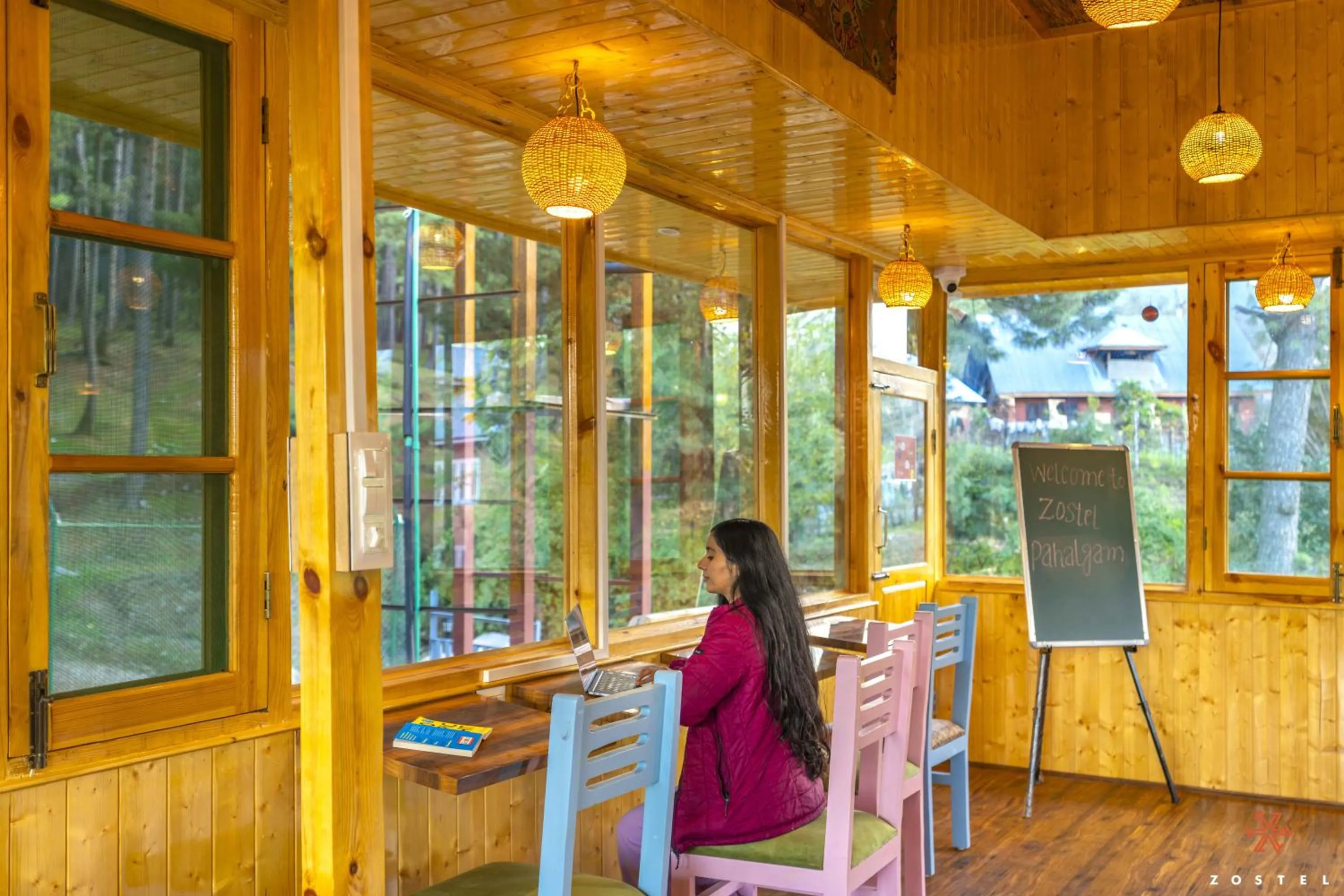 Dining area in Zostel Pahalgam