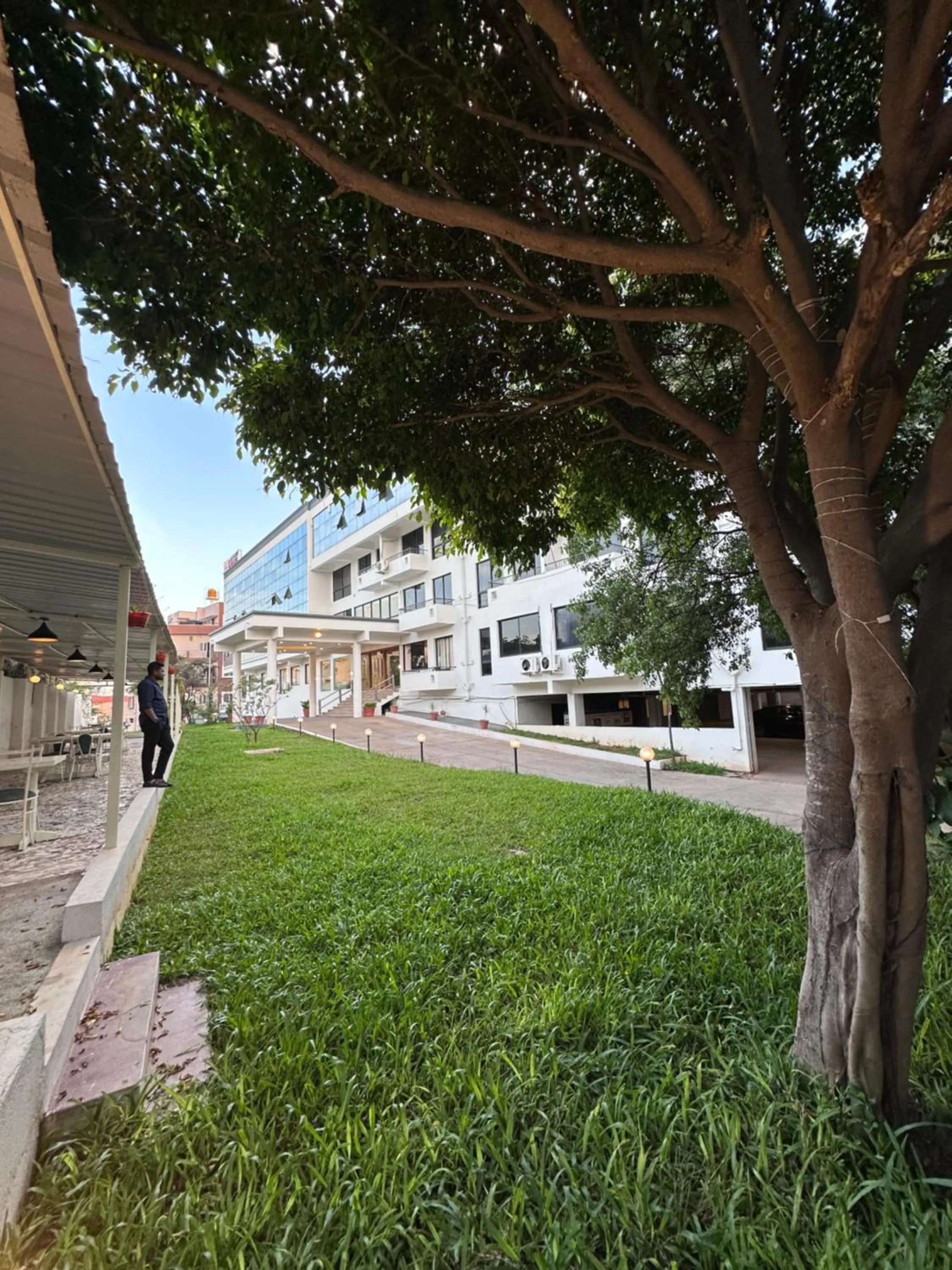 Garden in ZEKE HOTELS