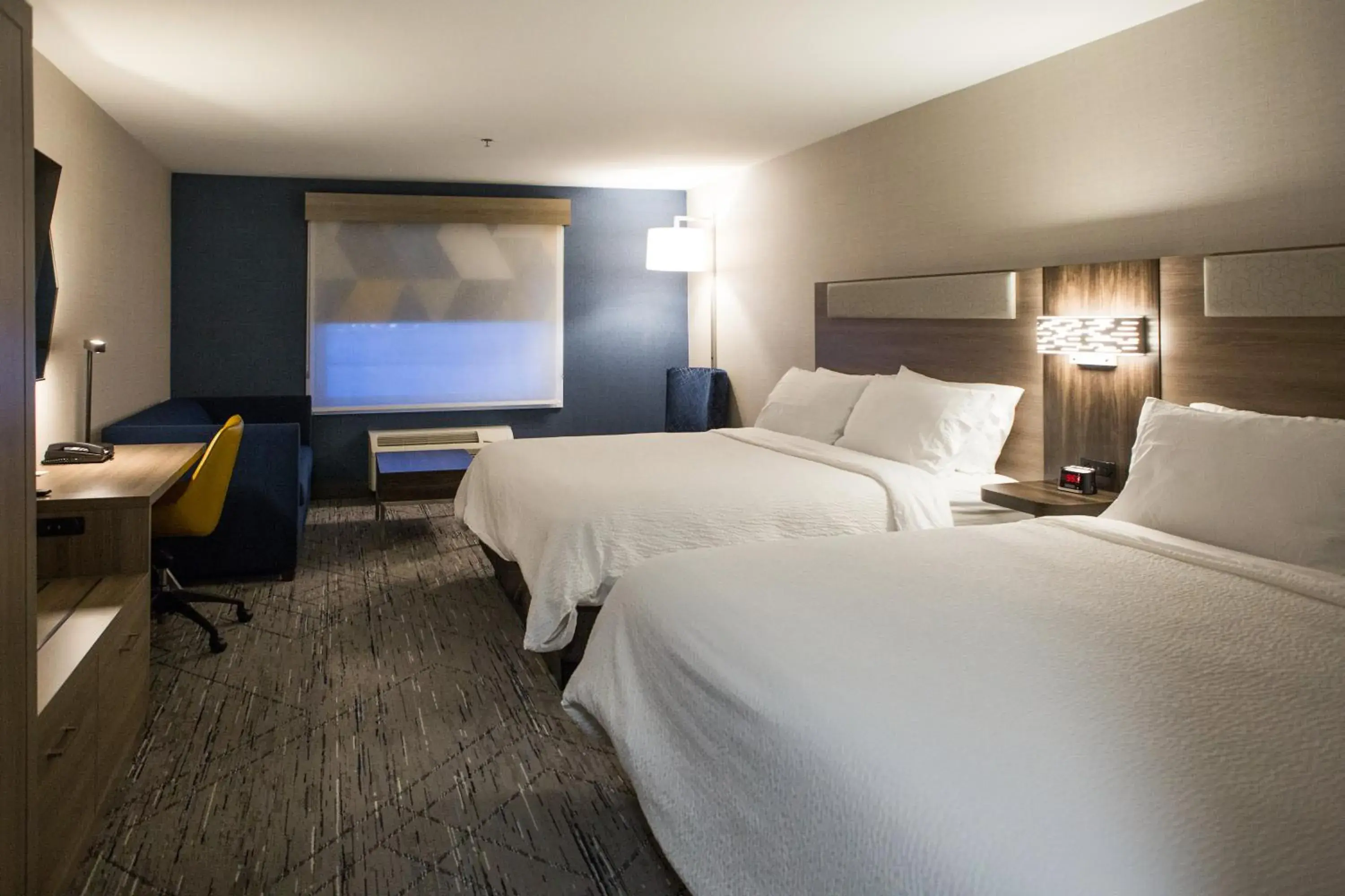 Standard King Room with Two King Beds in Holiday Inn Express & Suites Prince Albert - South by IHG Standard King Room with Two King Beds in Holiday Inn Express & Suites Prince Albert - South by IHG