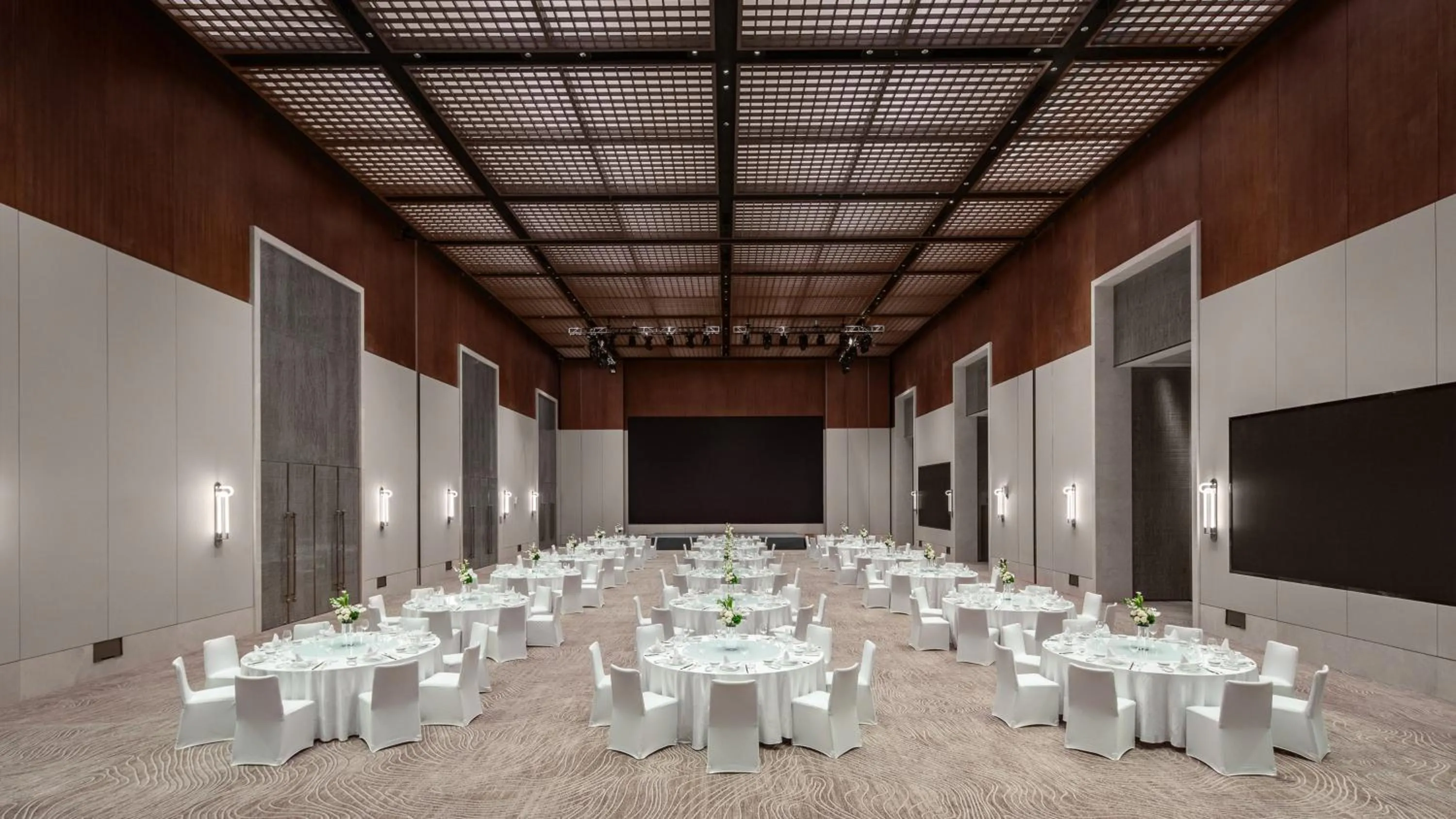 Banquet/Function facilities in InterContinental Wuxi Taihu New City by IHG