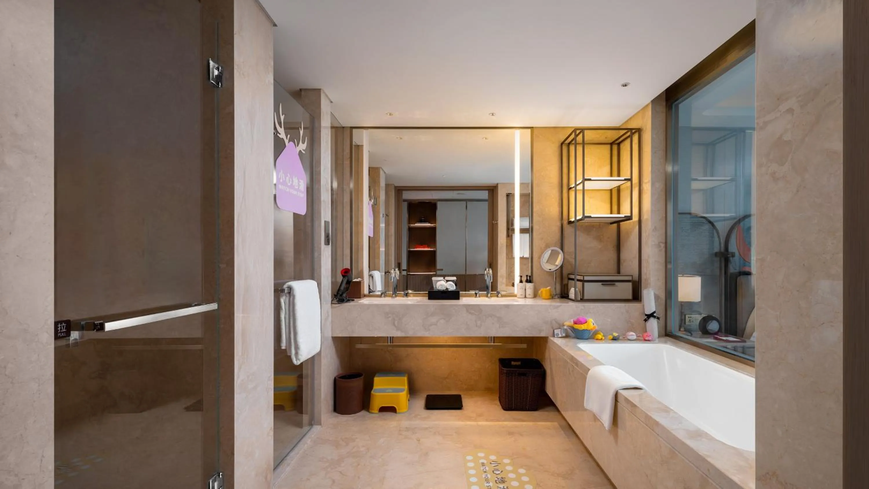 Photo of the whole room in InterContinental Wuxi Taihu New City by IHG