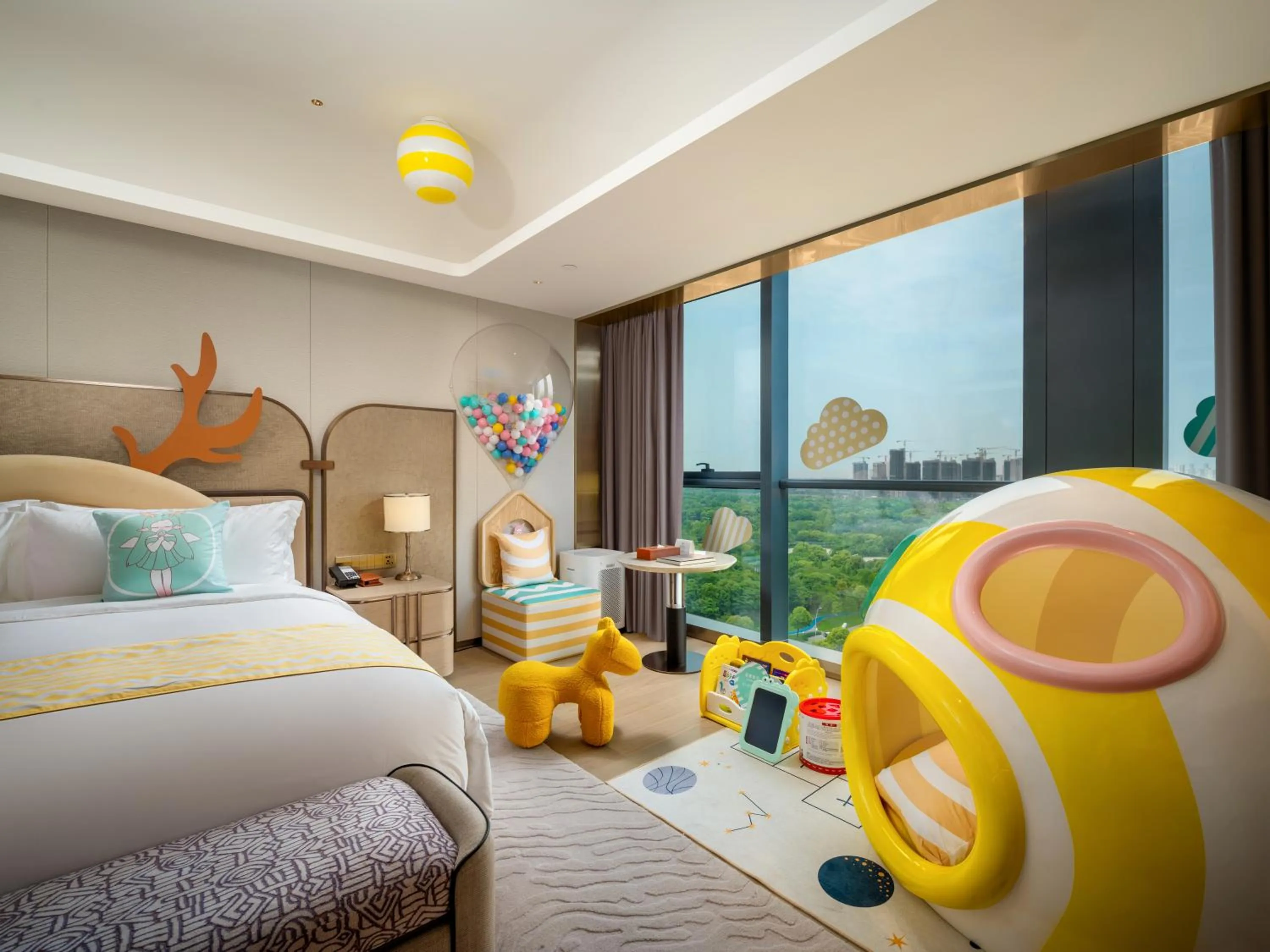 Bed in InterContinental Wuxi Taihu New City by IHG