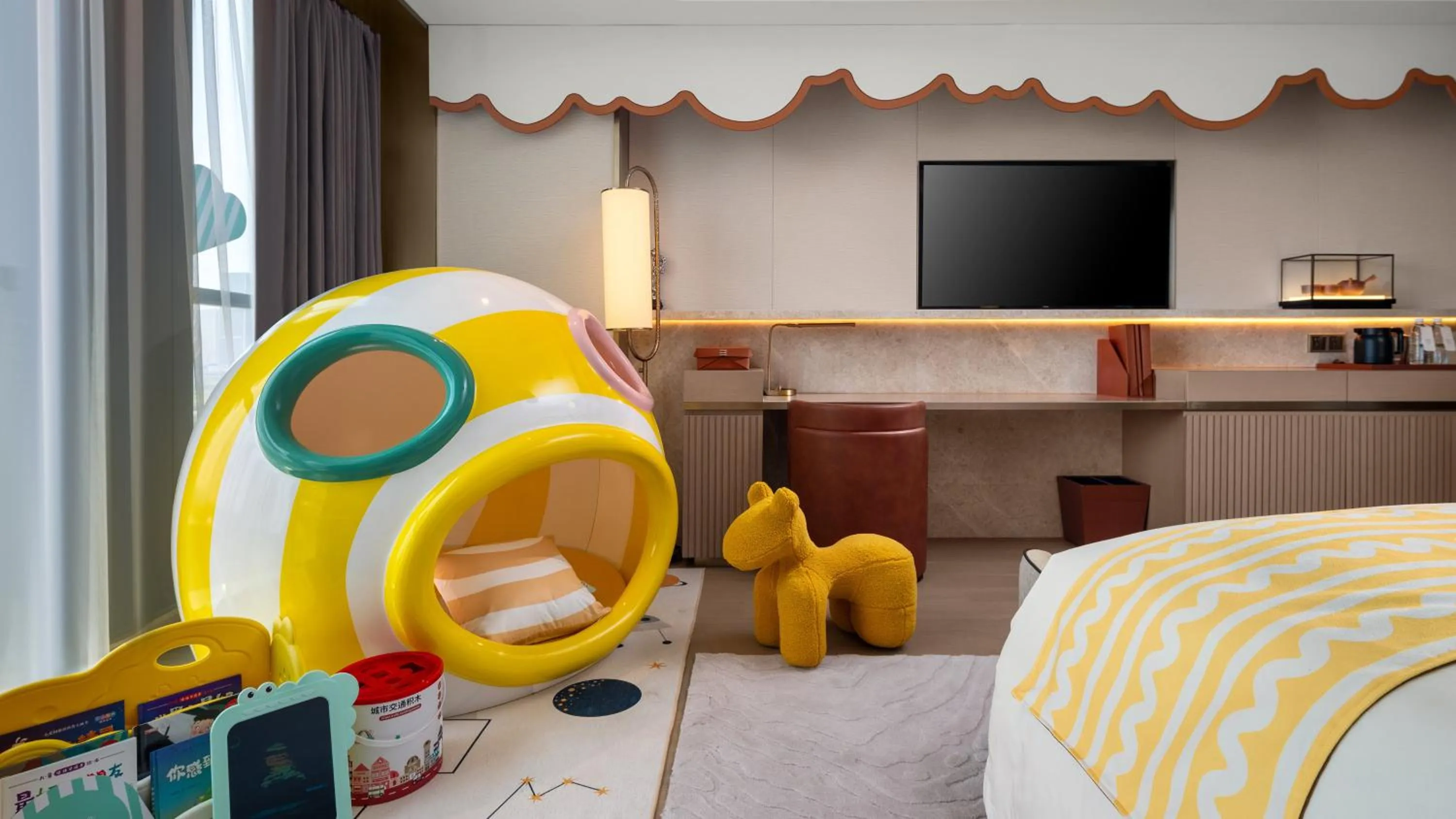 Photo of the whole room, Bed in InterContinental Wuxi Taihu New City by IHG