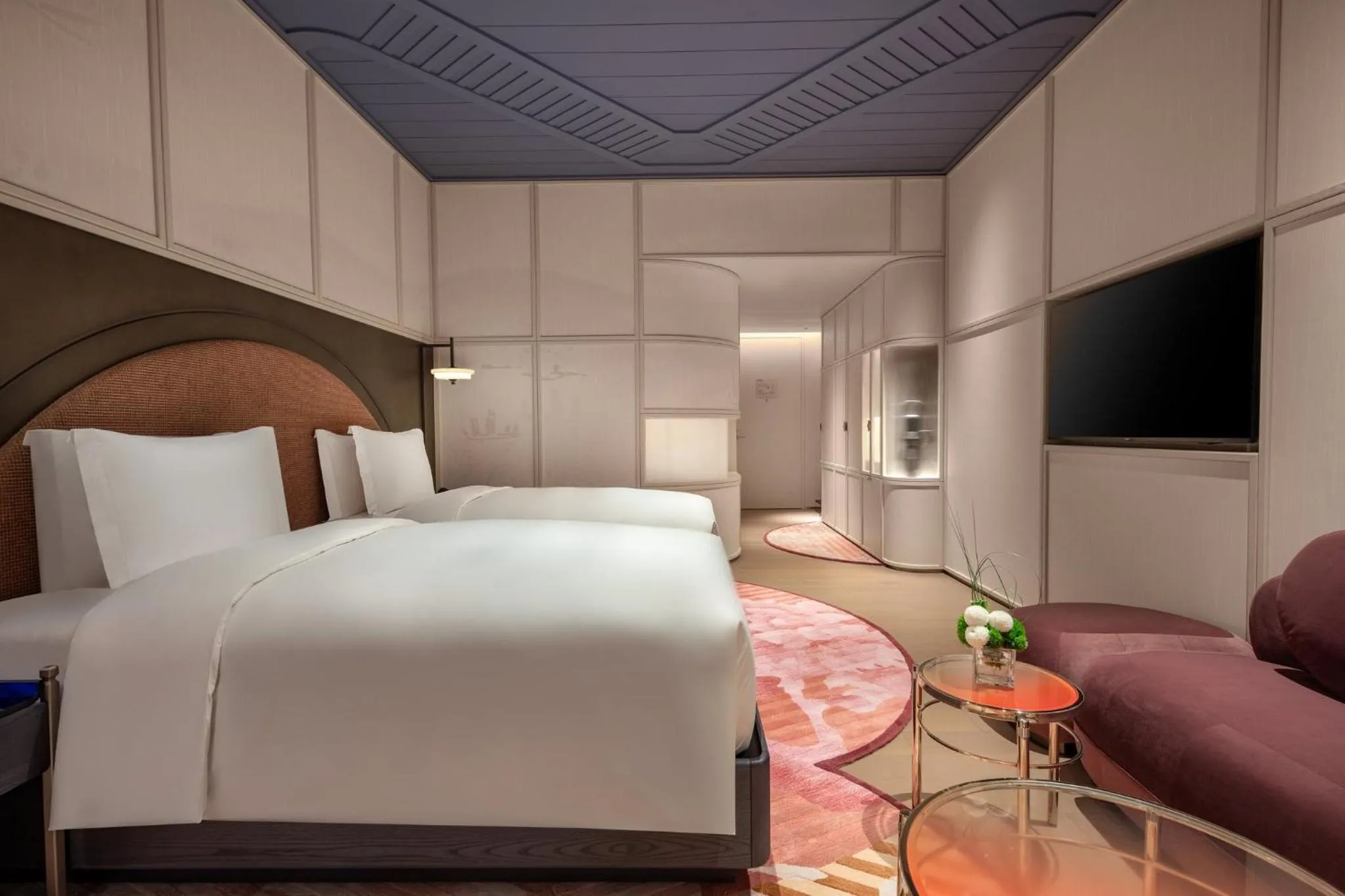 Photo of the whole room, Bed in Hotel Indigo Wuxi Taihu New City