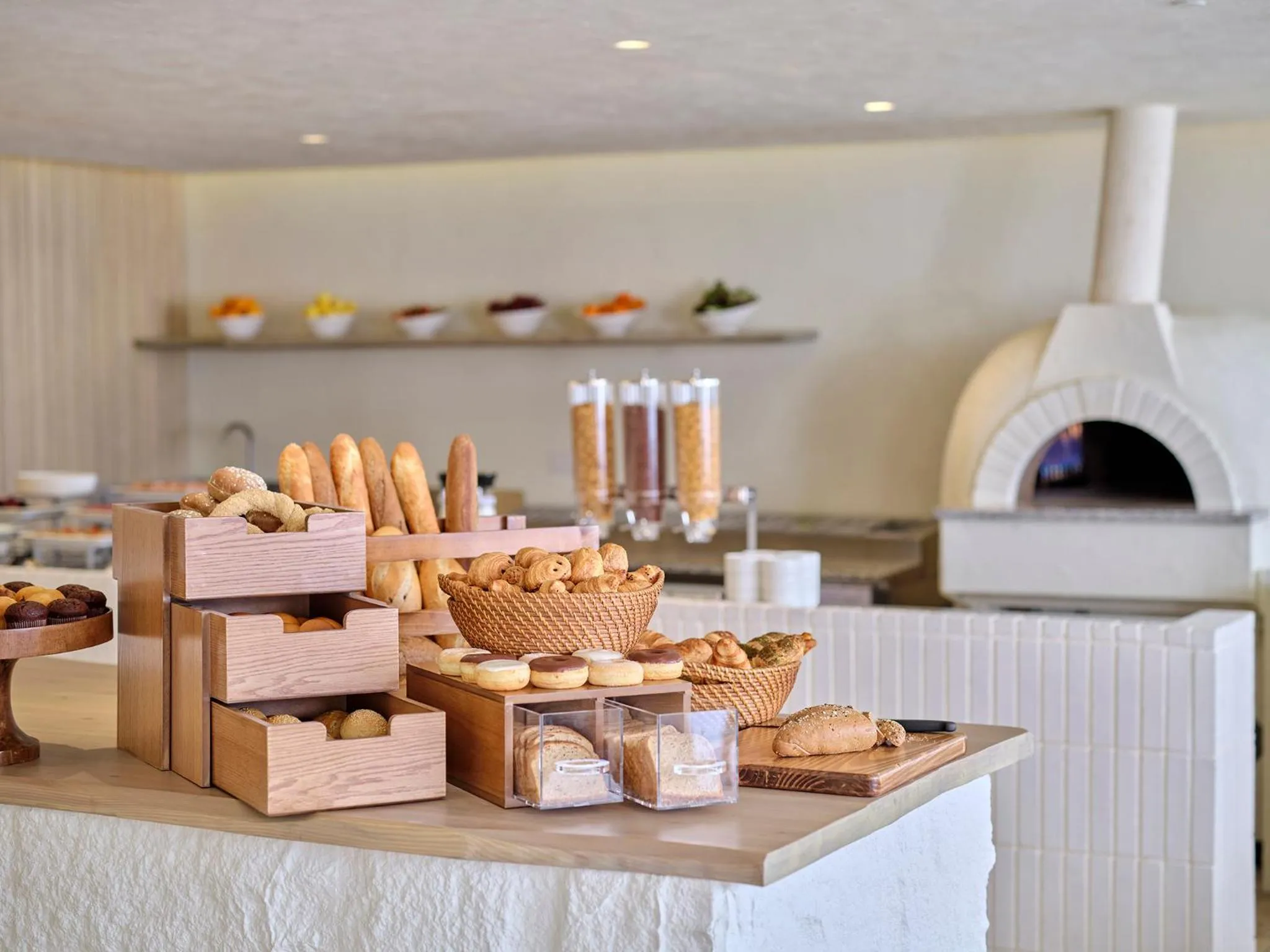 Restaurant/places to eat in Arabella Beach Hotel Kuwait, Vignette Collection by IHG