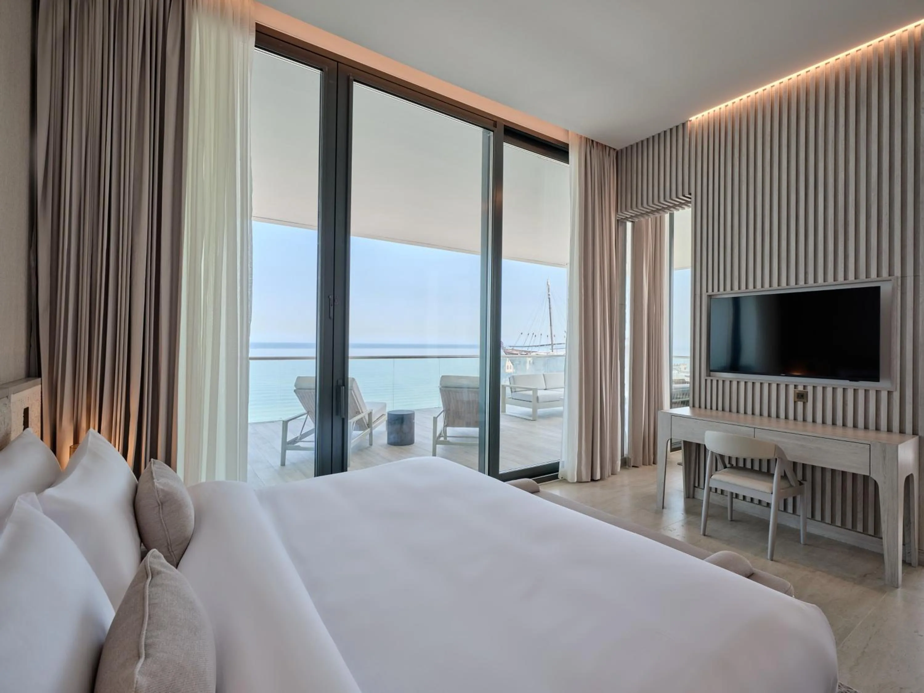 Photo of the whole room, Bed in Arabella Beach Hotel Kuwait, Vignette Collection by IHG