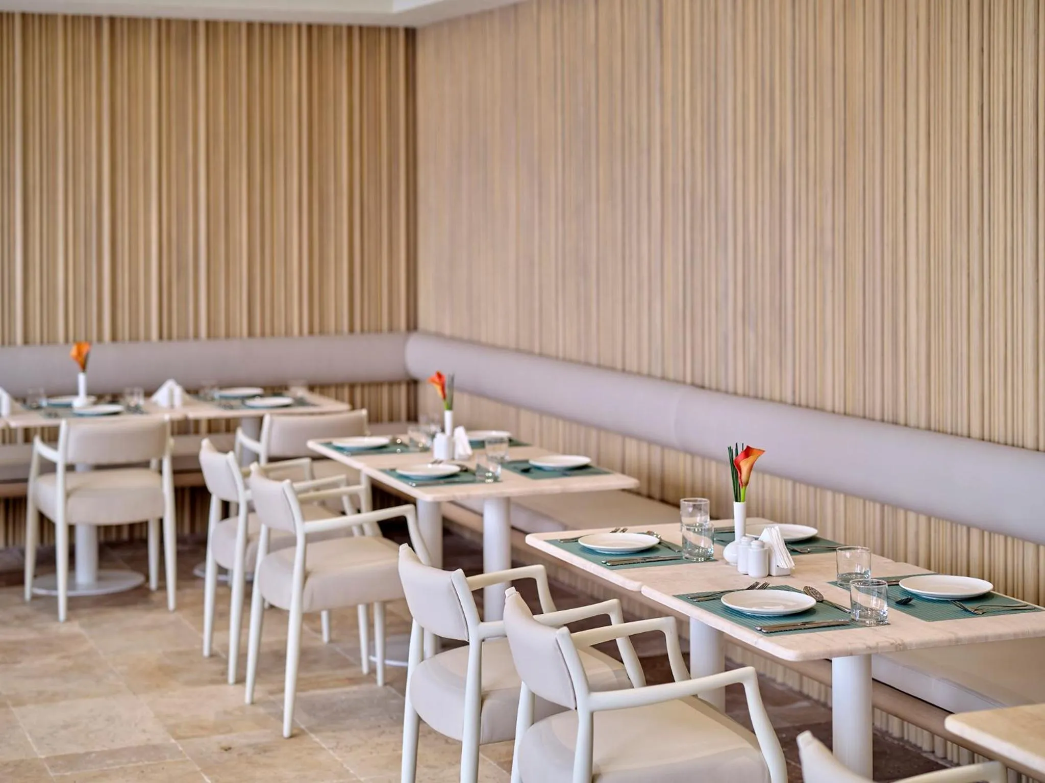 Restaurant/places to eat in Arabella Beach Hotel Kuwait, Vignette Collection by IHG