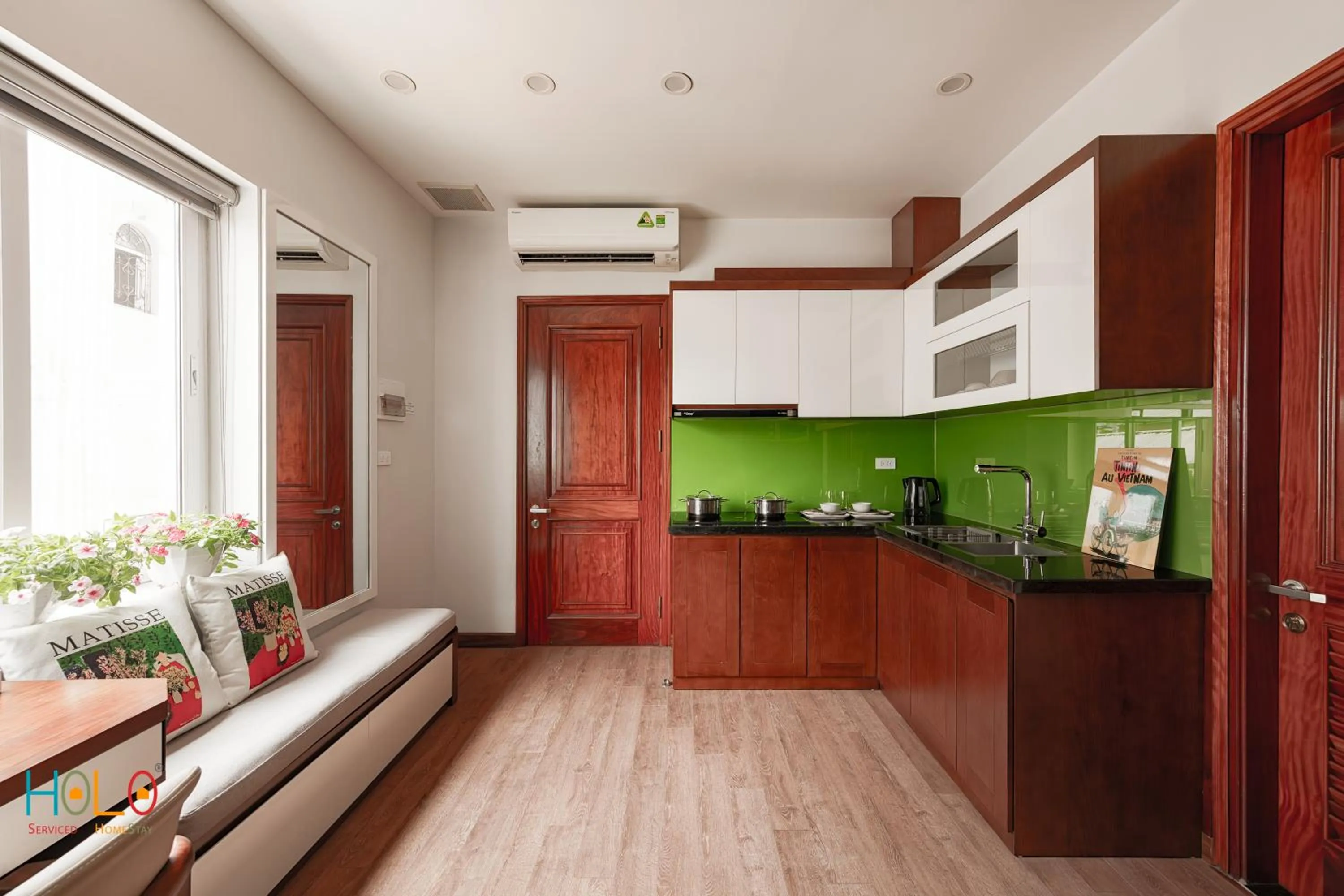 Kitchen or kitchenette in HoLo Central Hanoi - Serviced HomeStay