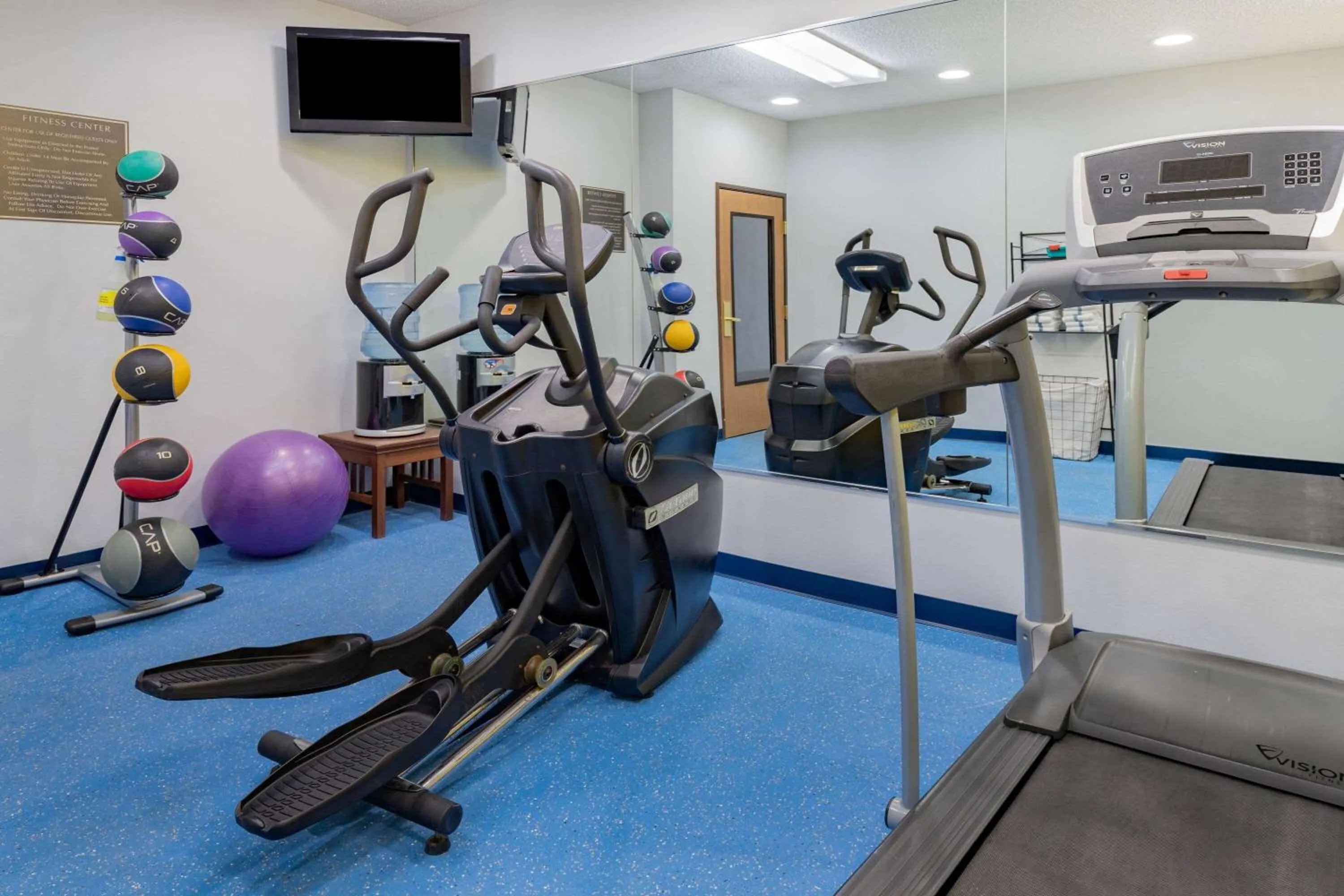 Fitness centre/facilities in Days Inn by Wyndham Bernalillo