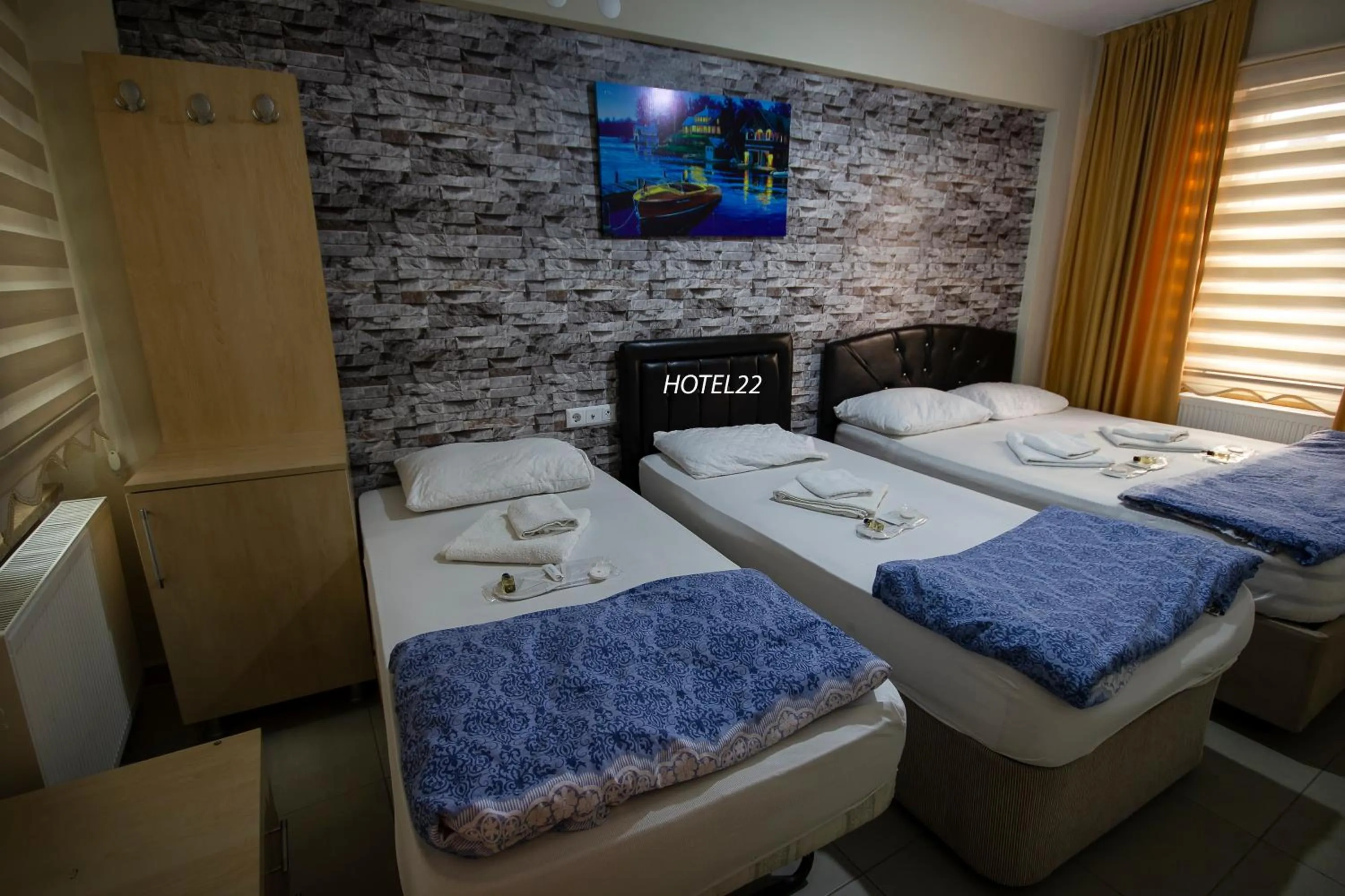 Photo of the whole room in 22 OTEL