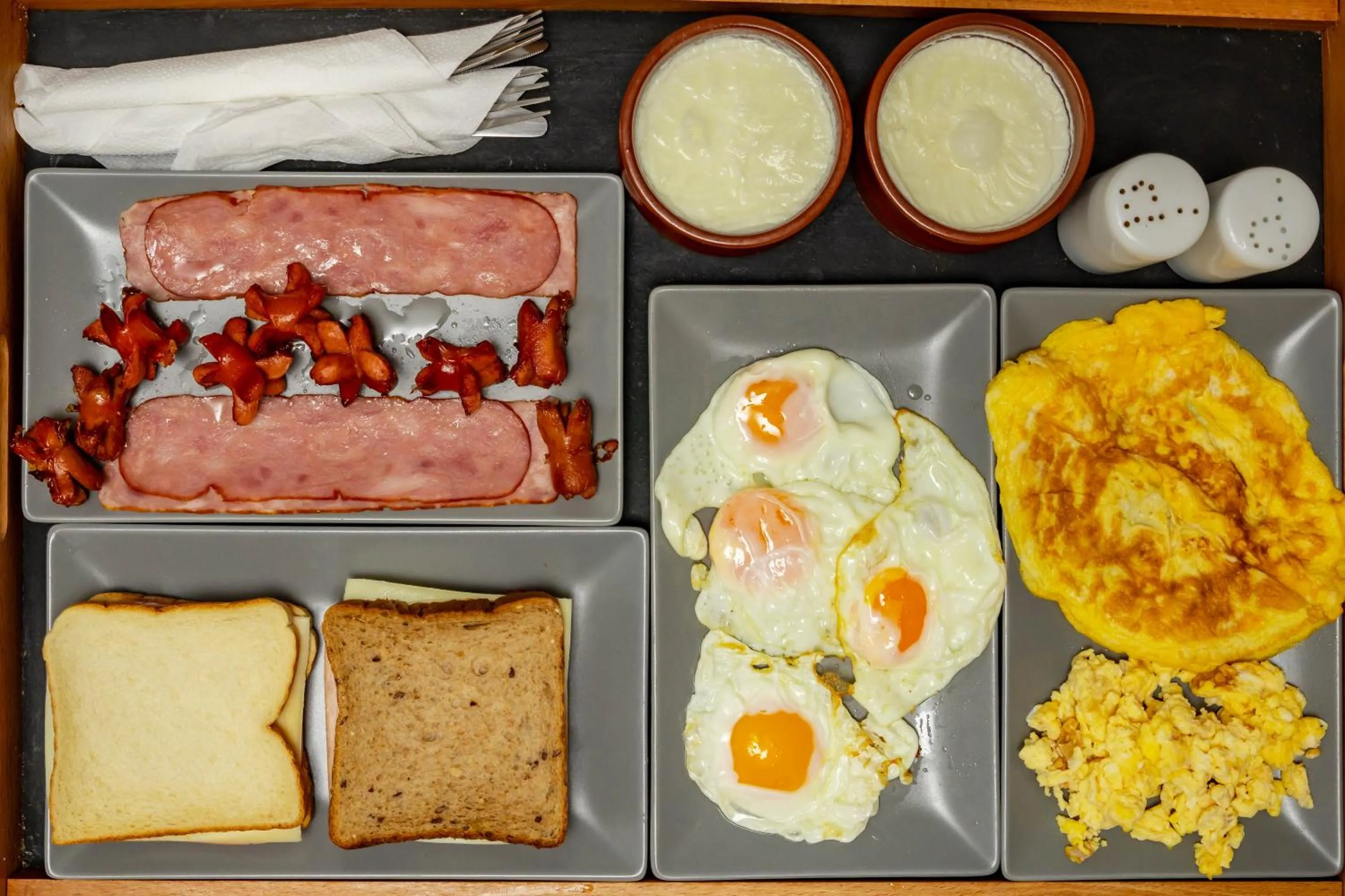 Breakfast in Central Fira Suites