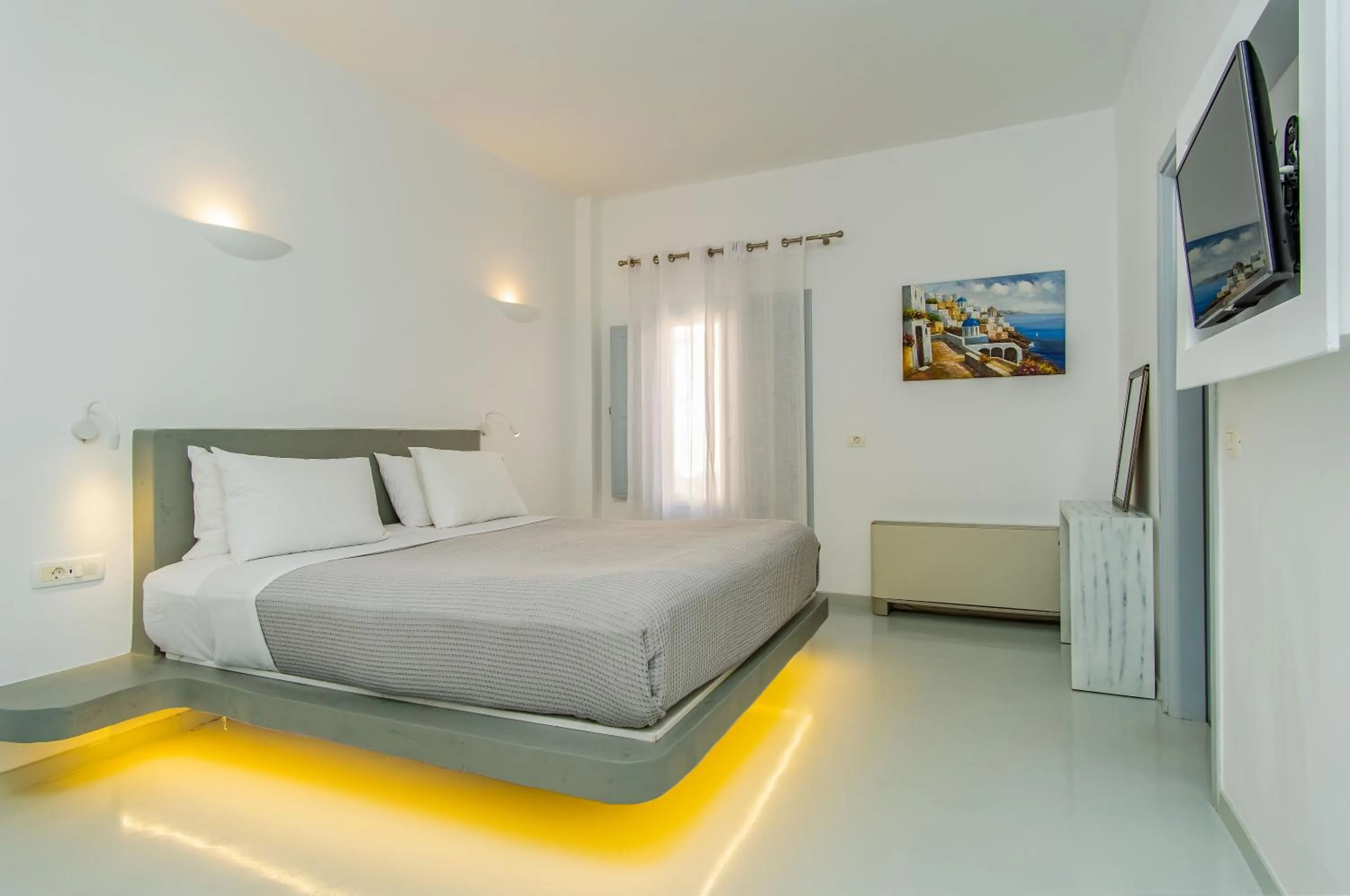 Bedroom, Bed in Central Fira Suites