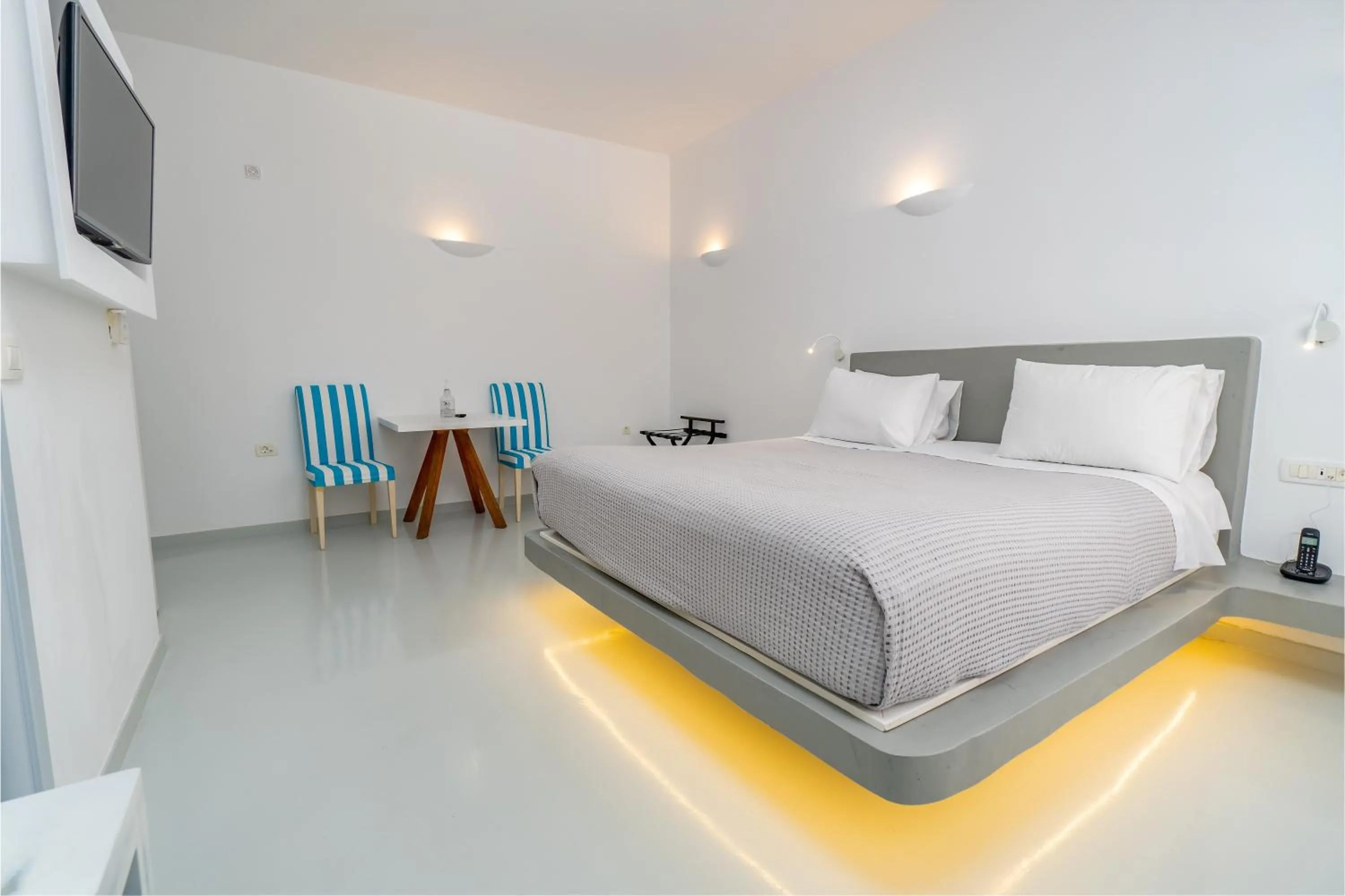 Bedroom, Bed in Central Fira Suites