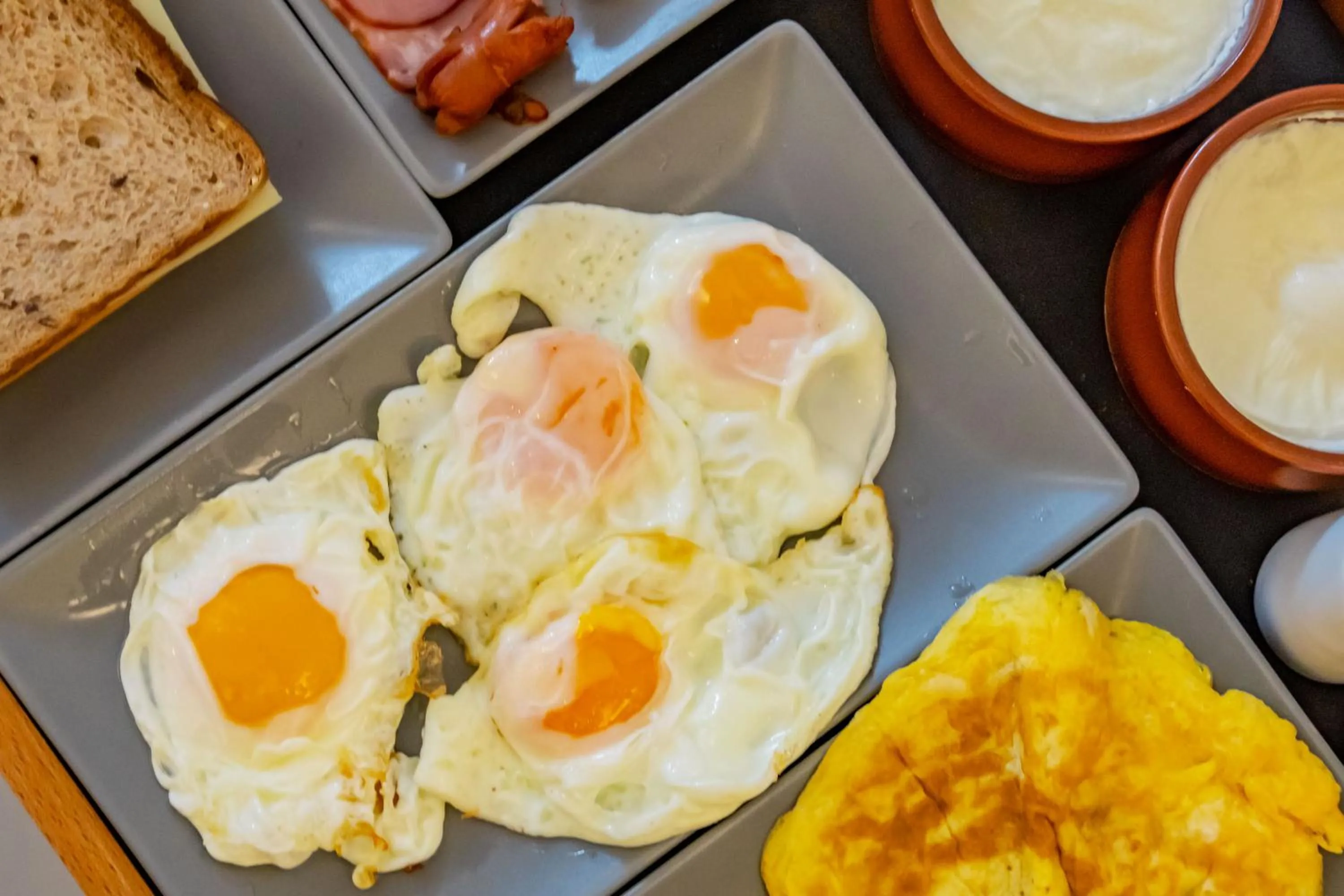 Breakfast in Central Fira Suites