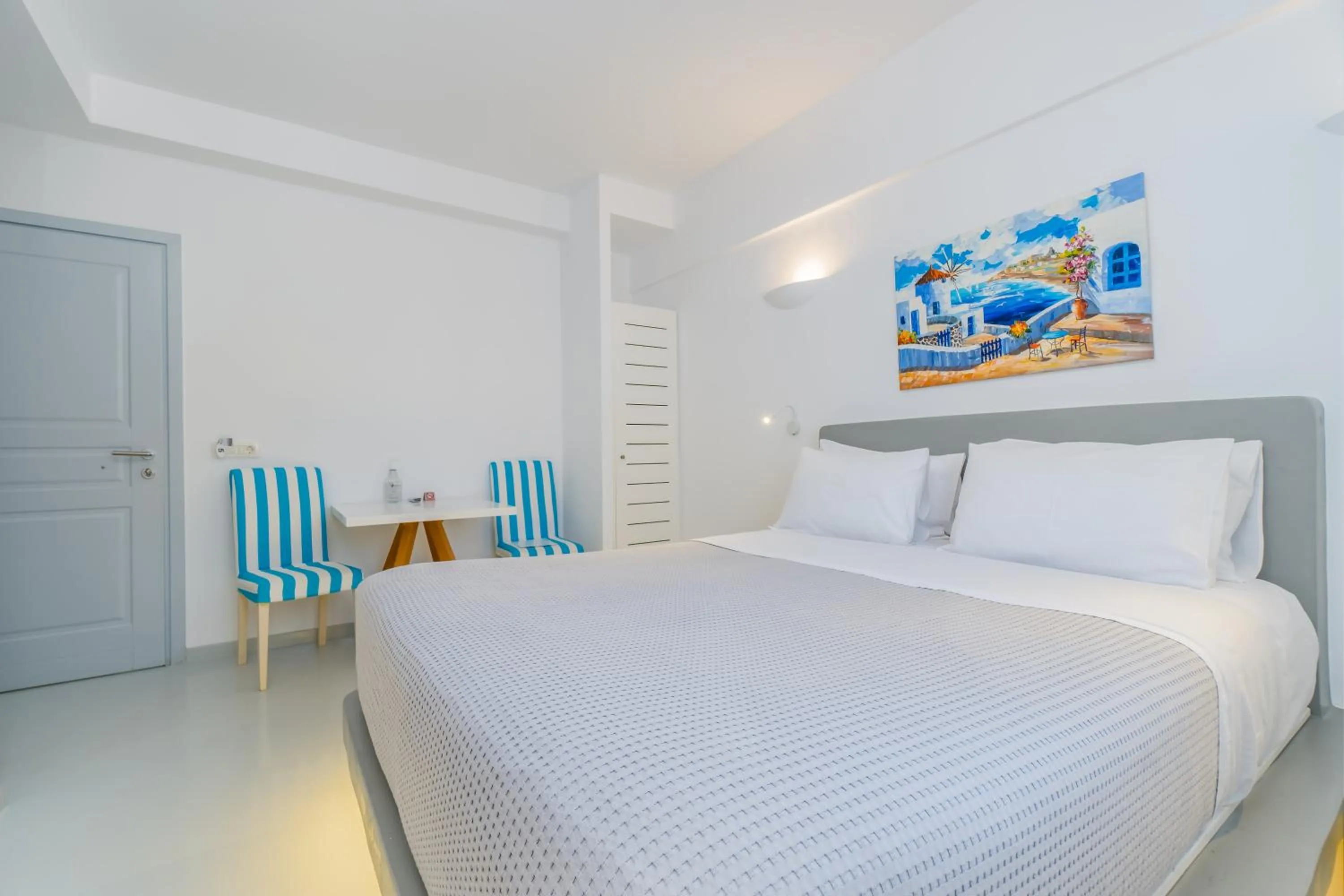 Bedroom, Bed in Central Fira Suites