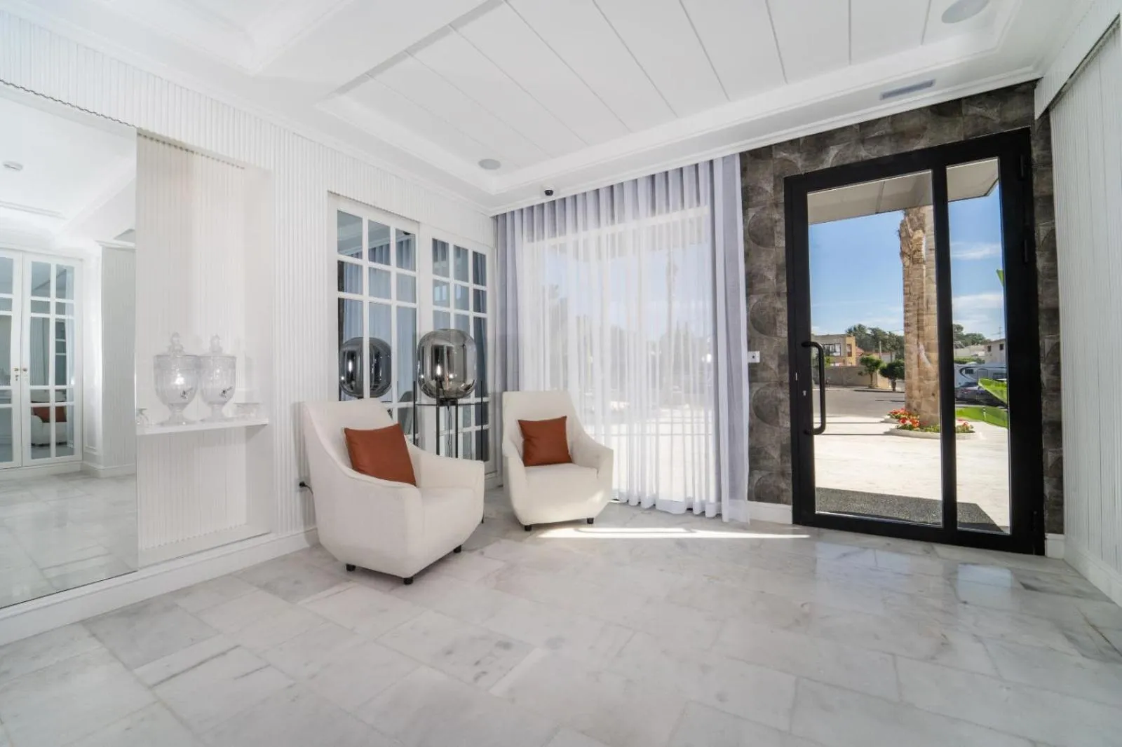 Petit Palace Suites Hotel