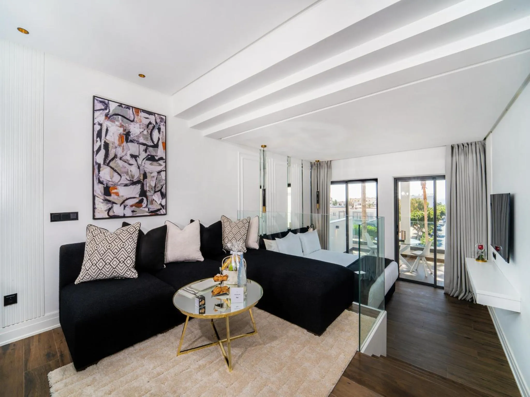 Petit Palace Suites Hotel