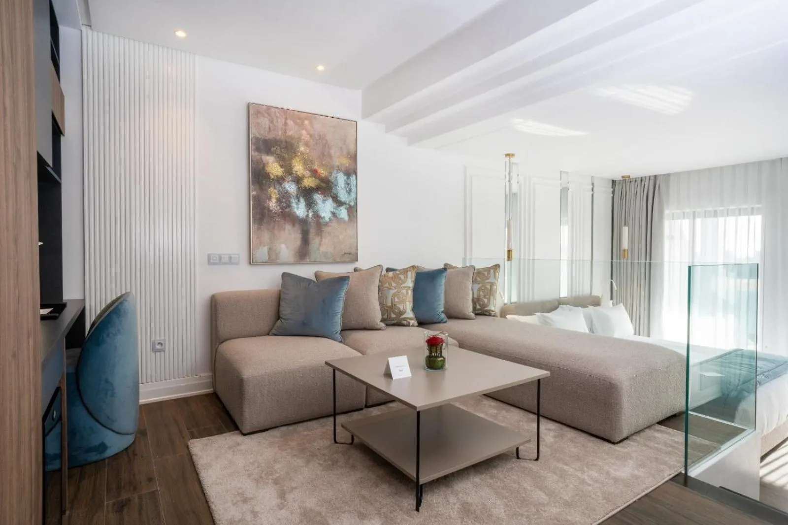 Petit Palace Suites Hotel