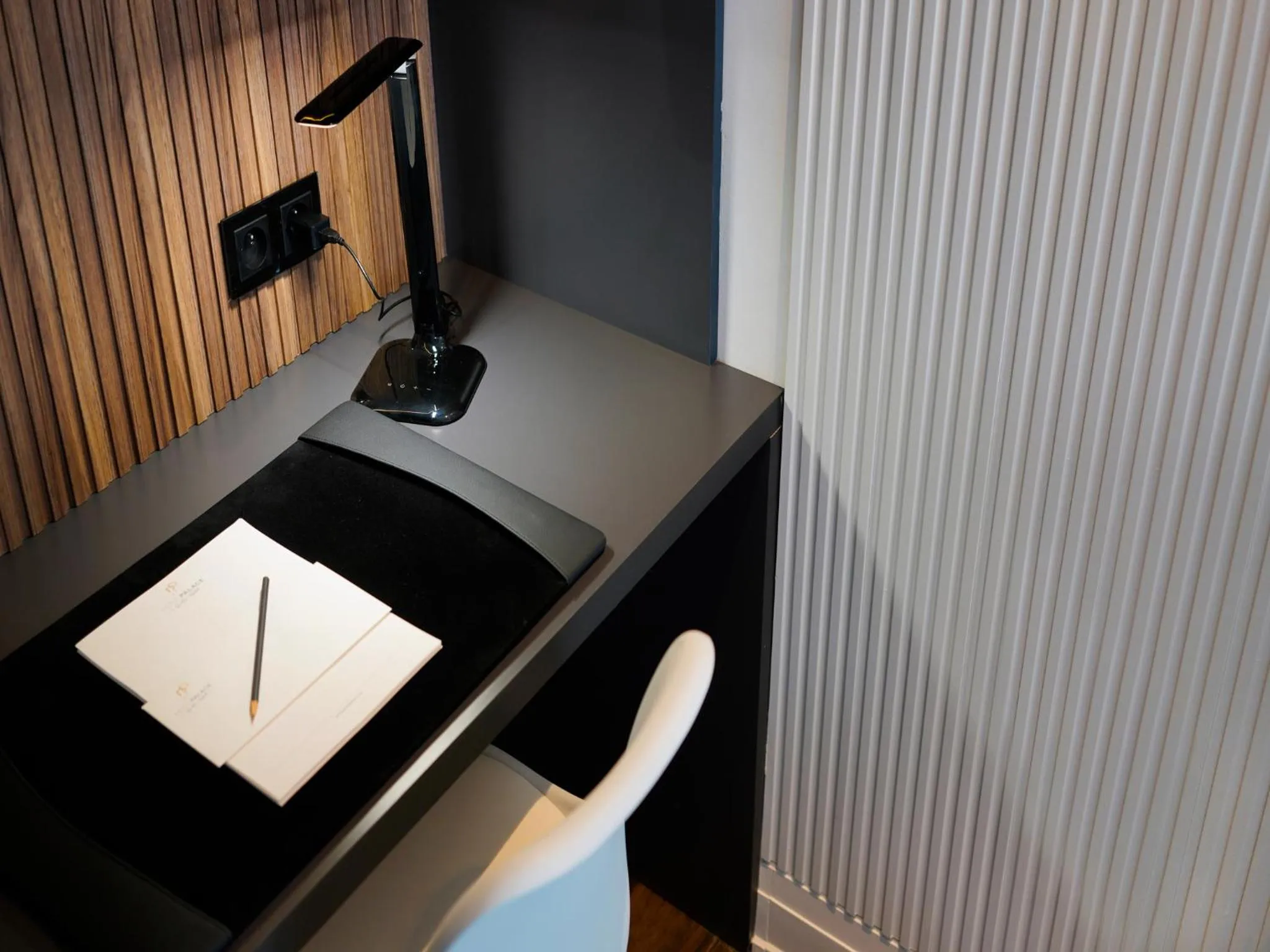 Petit Palace Suites Hotel