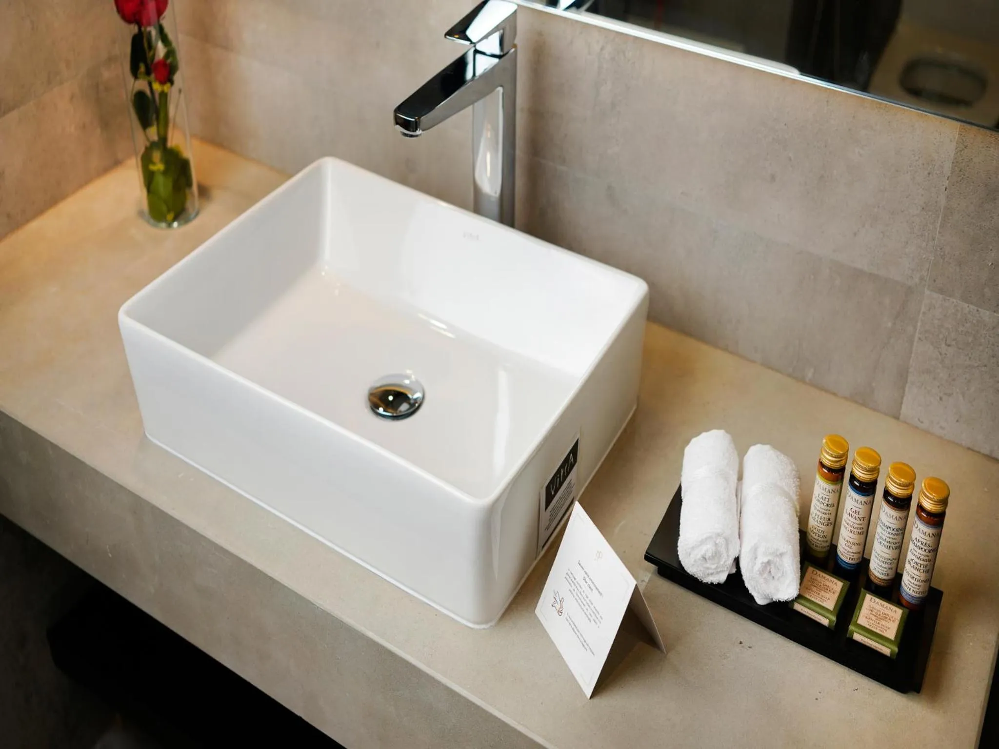 Petit Palace Suites Hotel