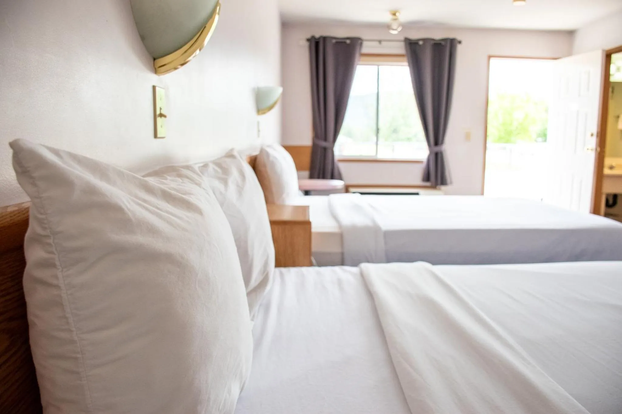 Bed in Ace Western Motel