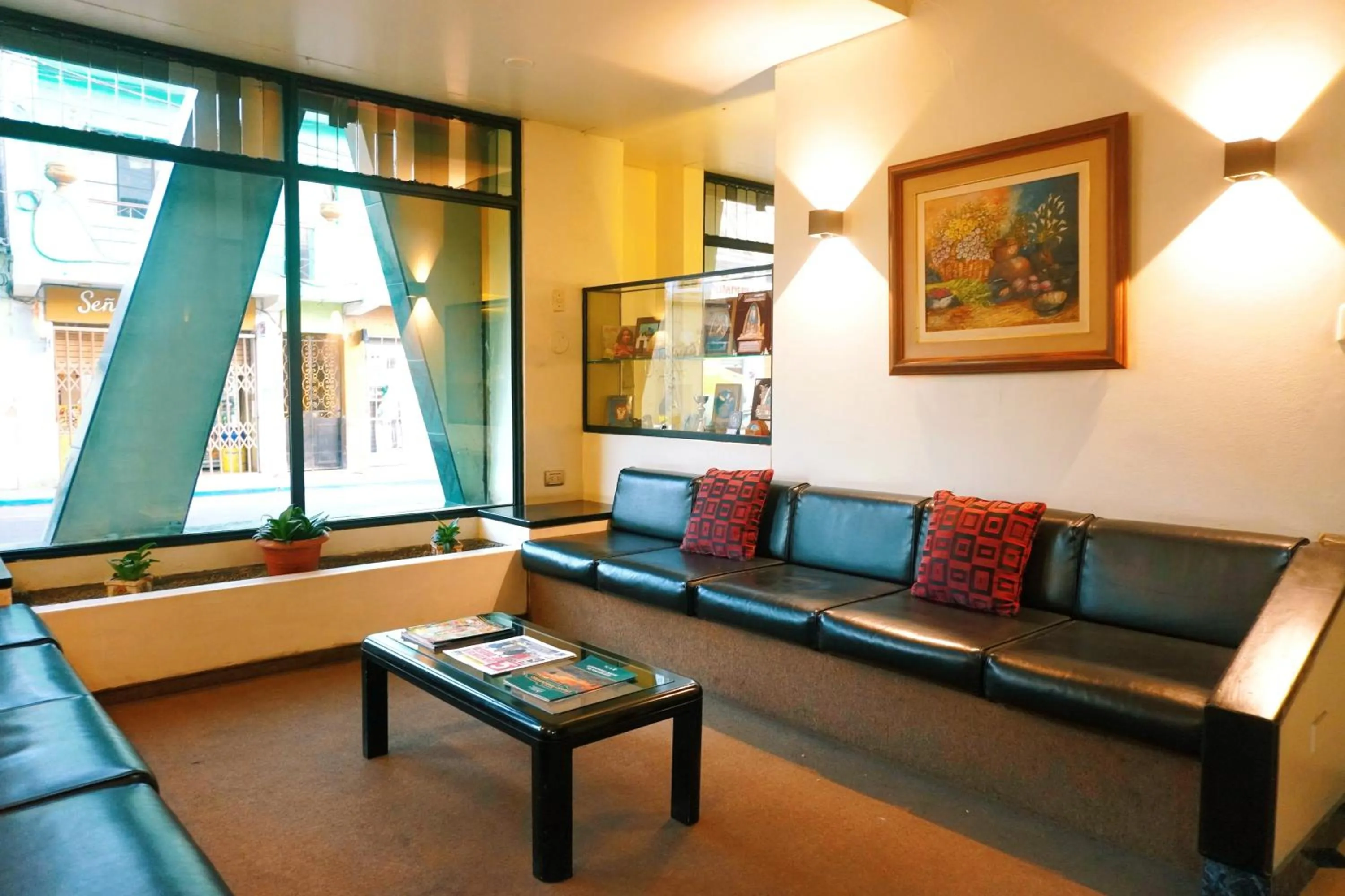 Living room in Holiday Suites