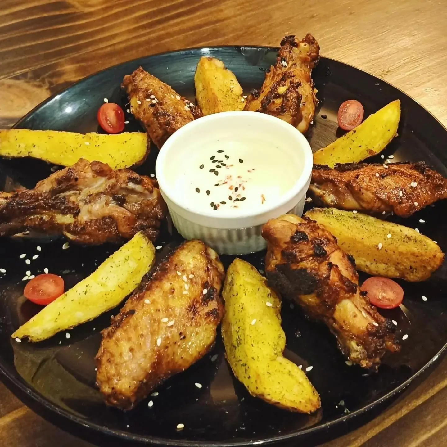 Restaurant/places to eat in Holiday Suites