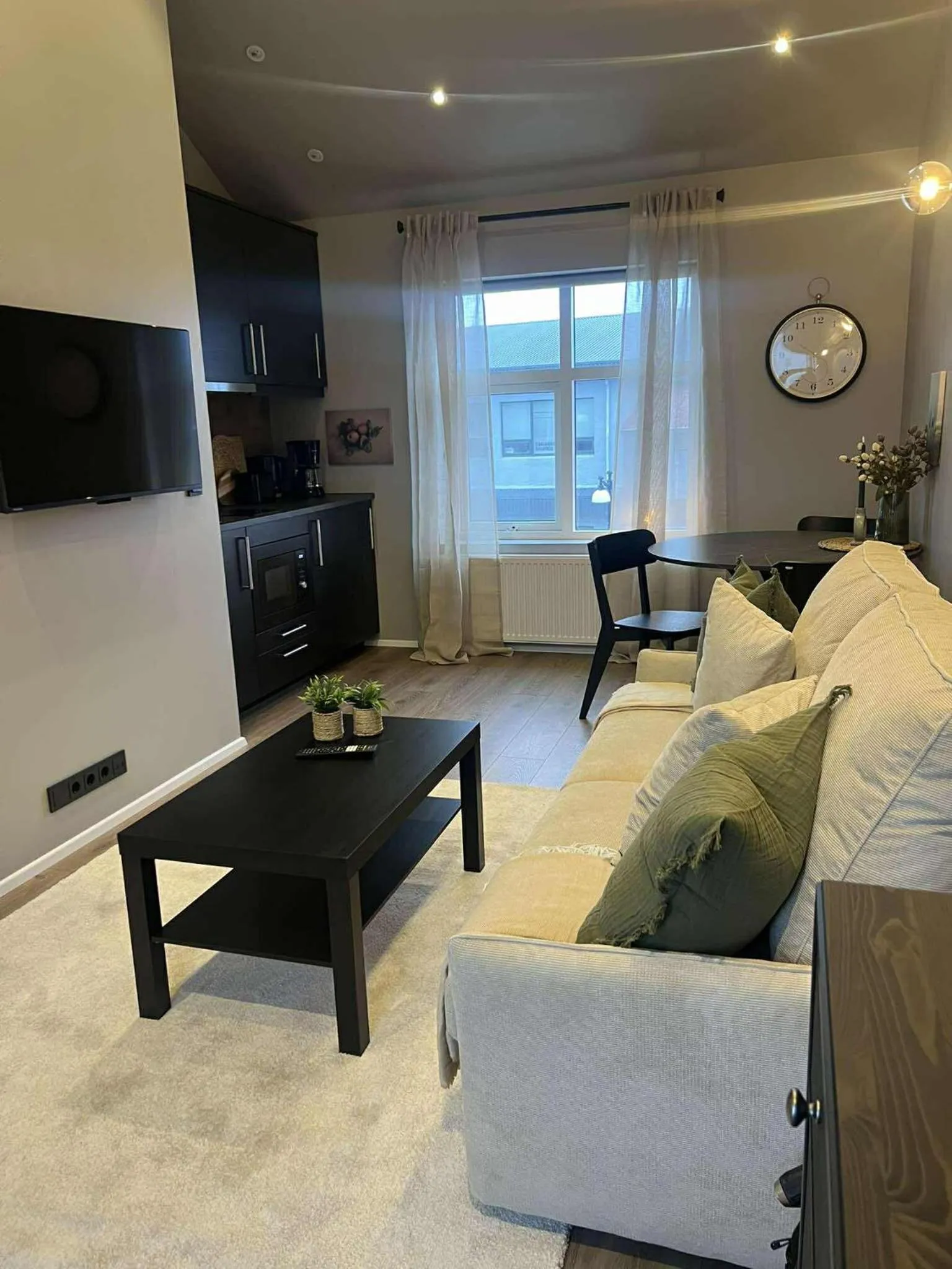 Ray of Sunshine Hafnargata